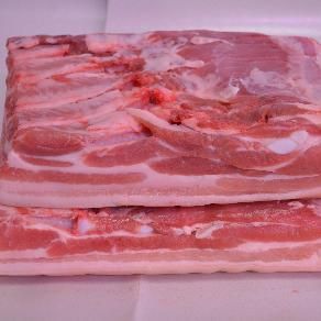 Cerdo blanco / Panceta: Productos de Carnicería y Charcuterías Lucas Cerdo blanco / Panceta: Productos de Carnicería y Charcuterías Lucas