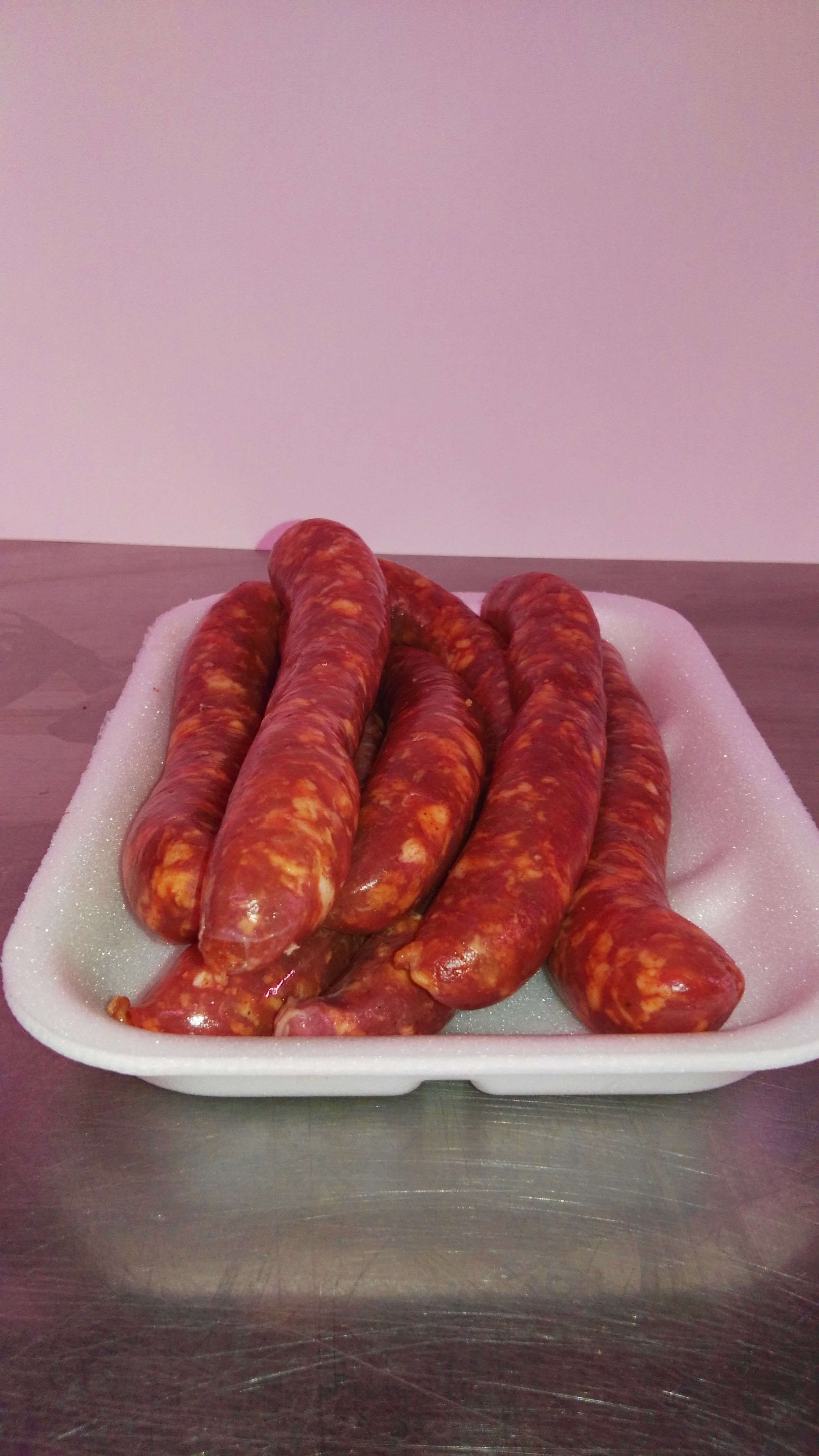 Cerdo blanco / Salchichas rojas: Productos de Carnicería y Charcuterías Lucas Cerdo blanco / Salchichas rojas: Productos de Carnicería y Charcuterías Lucas
