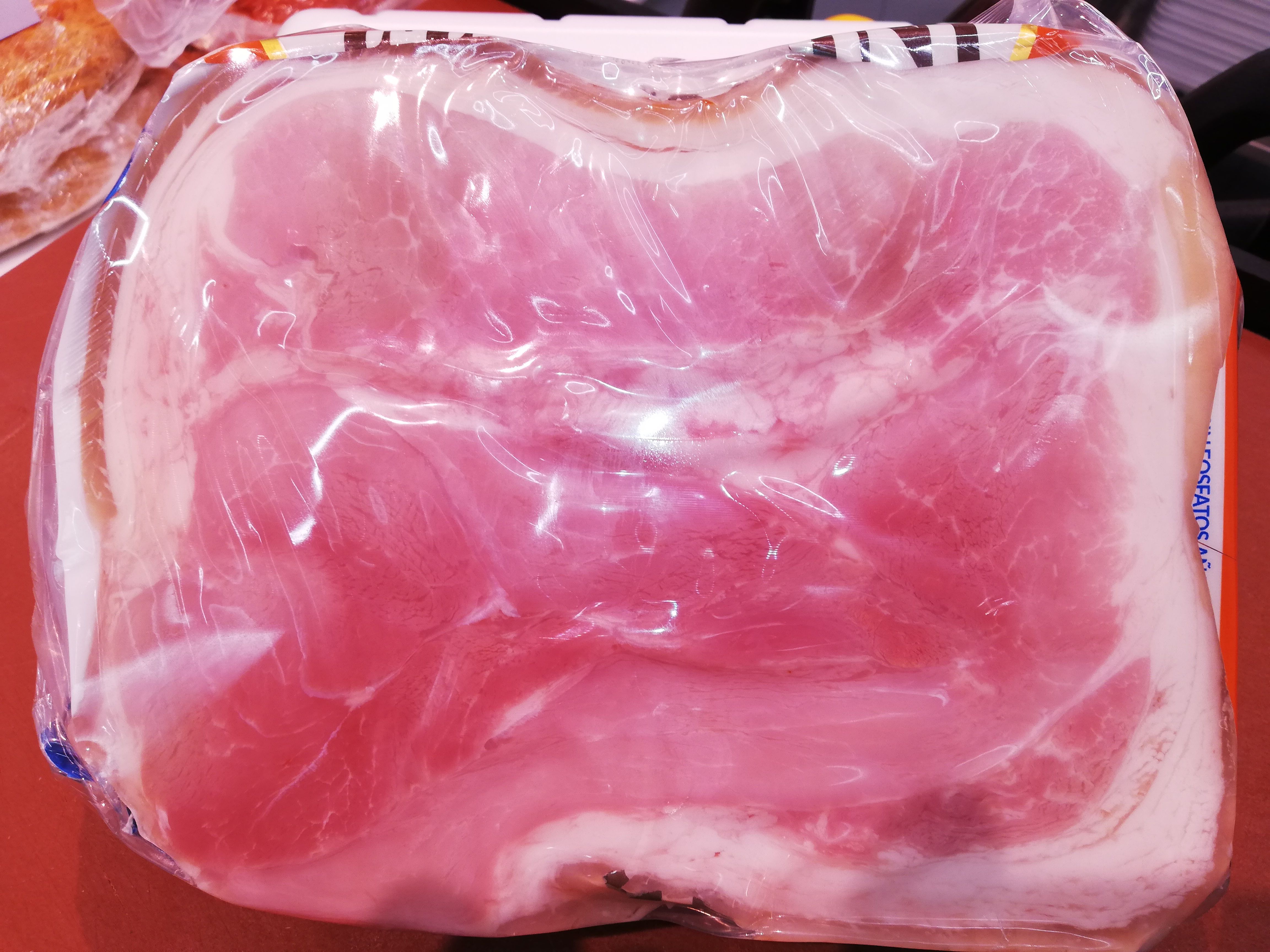 Jamón cocido Ferrarini: Productos de Carnicería y Charcuterías Lucas Jamón cocido Ferrarini: Productos de Carnicería y Charcuterías Lucas