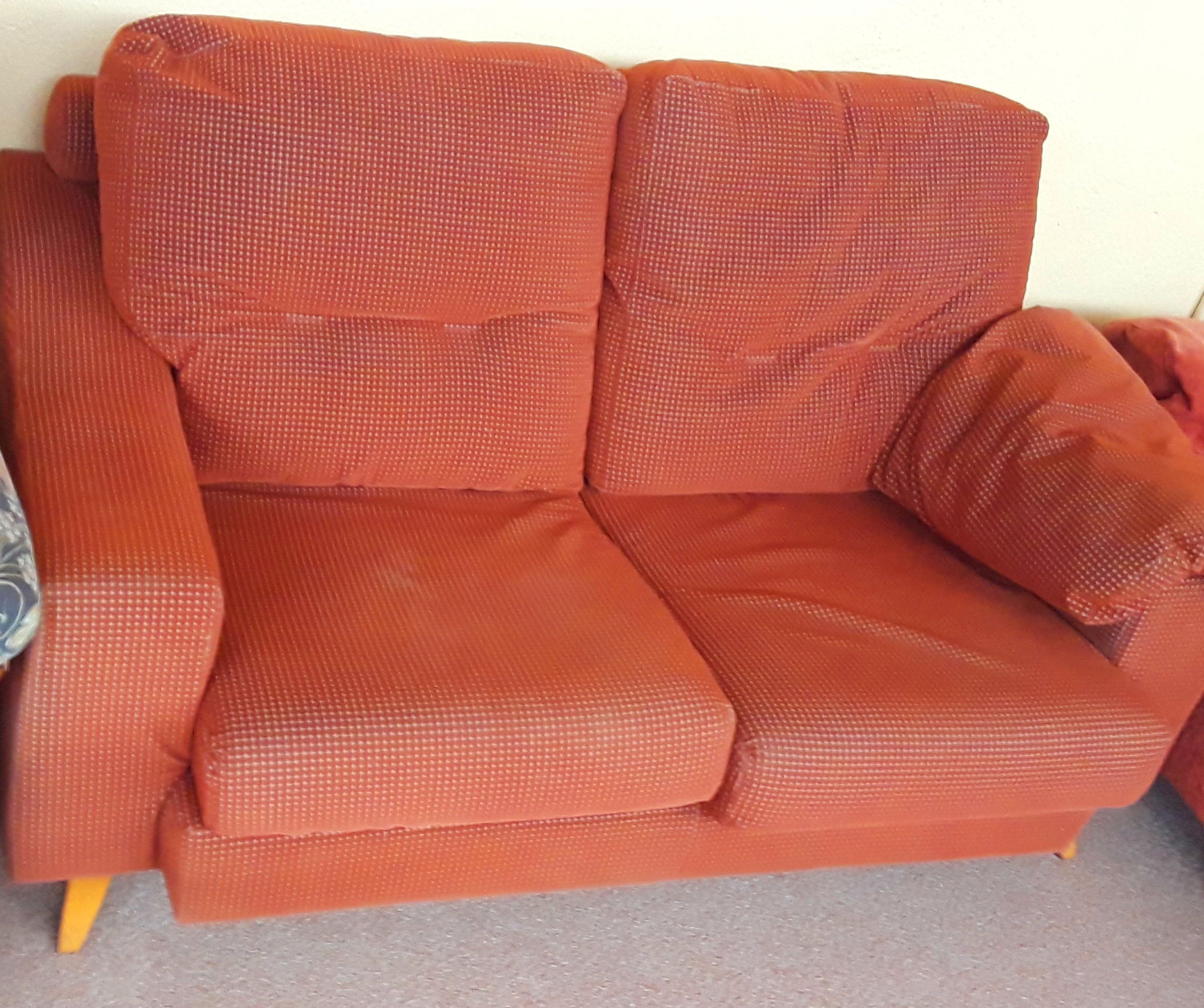 SOFA GRANDE ROJO EN TELA SOF012: HIPER RASTRO REMAR NAVARRA de Remar Navarra Mutilva SOFA GRANDE ROJO EN TELA SOF012: HIPER RASTRO REMAR NAVARRA de Remar Navarra Mutilva