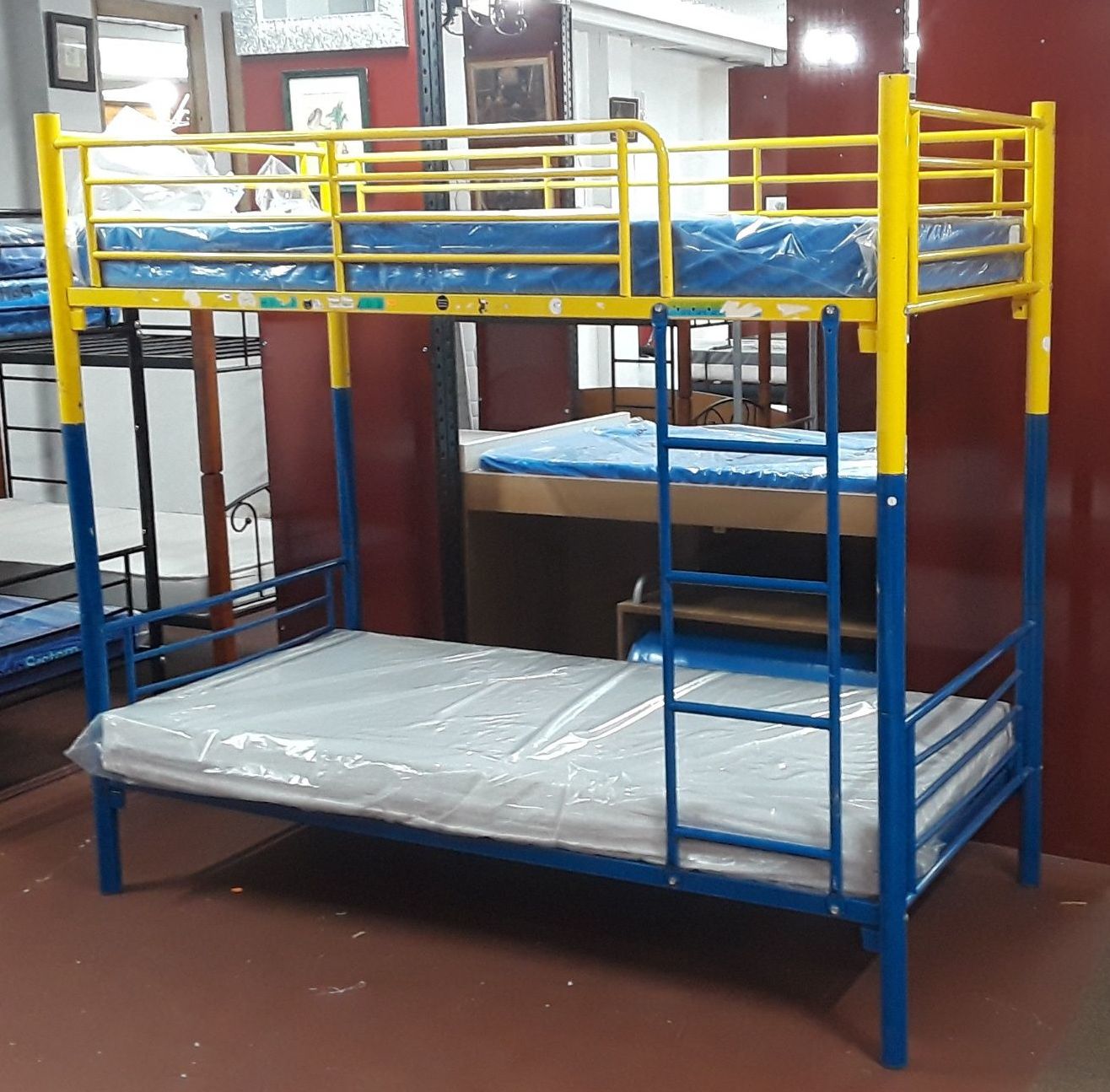 Litera azul y amarilla como nueva en OFERTA : HIPER RASTRO REMAR NAVARRA de Remar Navarra Mutilva Litera azul y amarilla como nueva en OFERTA : HIPER RASTRO REMAR NAVARRA de Remar Navarra Mutilva