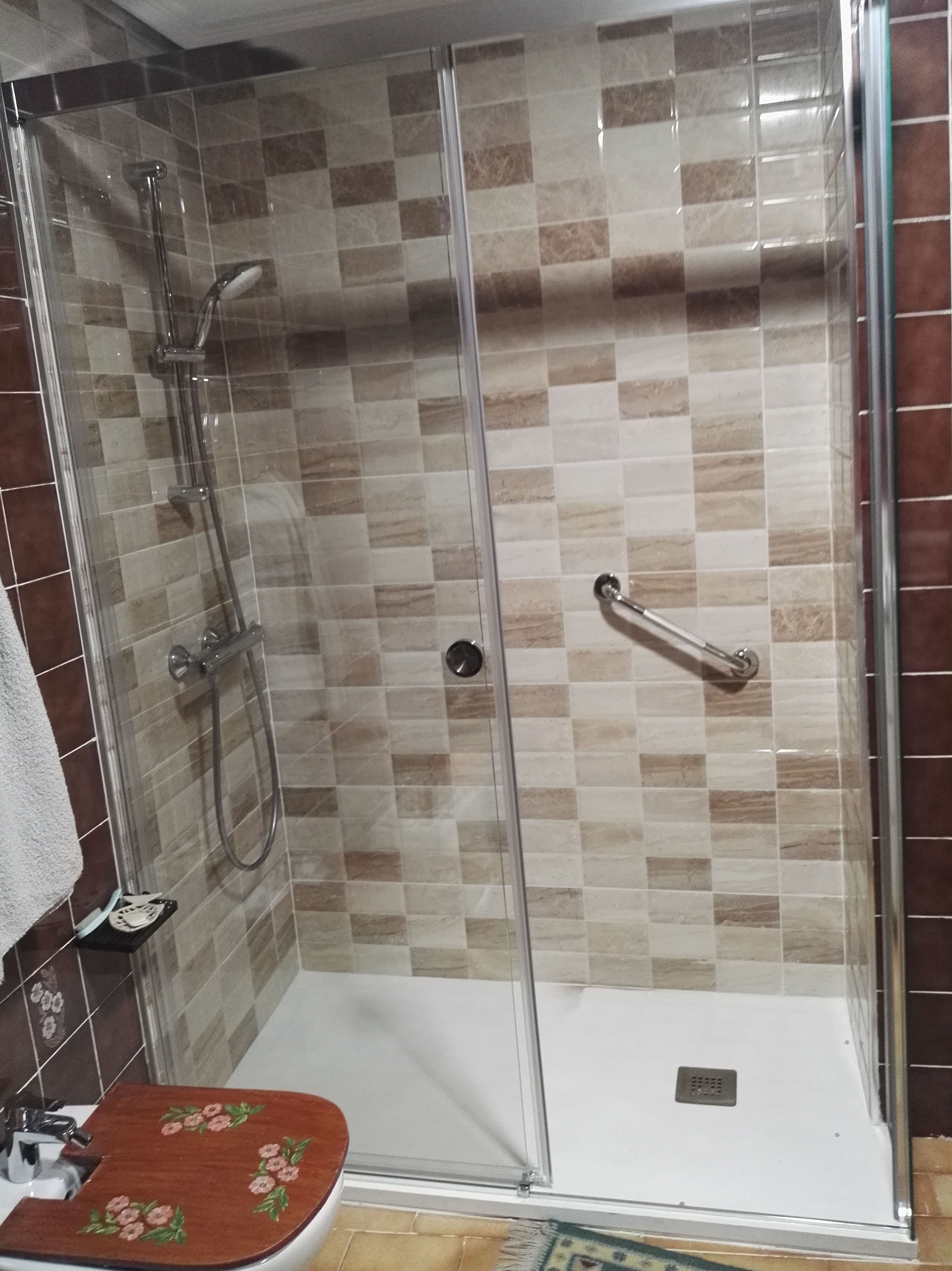 Mamparas de Baño de baño: Cocinas y baños de F. Alba, cocinas y baños Mamparas de Baño de baño: Cocinas y baños de F. Alba, cocinas y baños