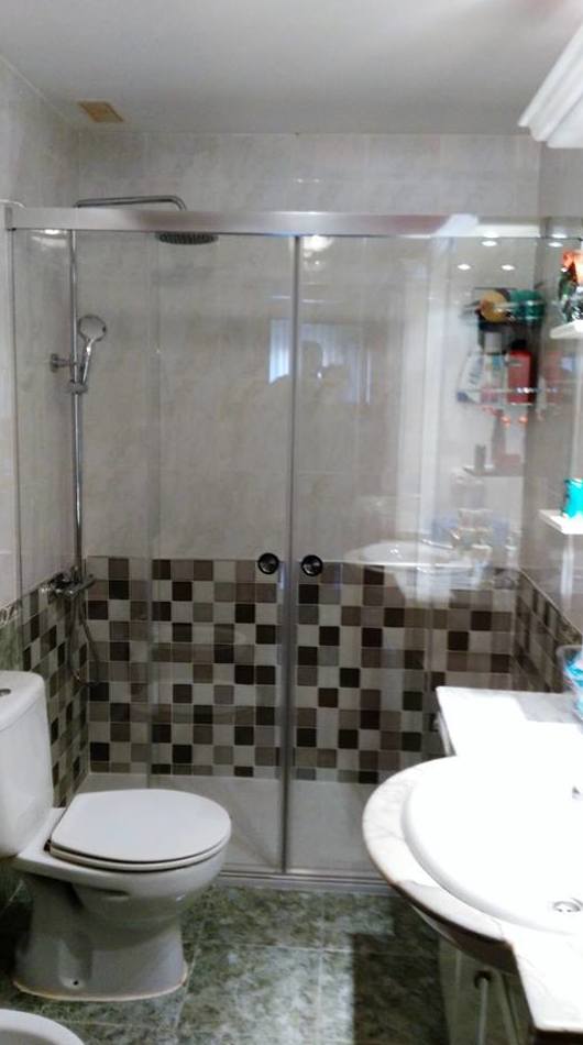 Instalación de mamparas de baño: Cocinas y baños de F. Alba, cocinas y baños Instalación de mamparas de baño: Cocinas y baños de F. Alba, cocinas y baños