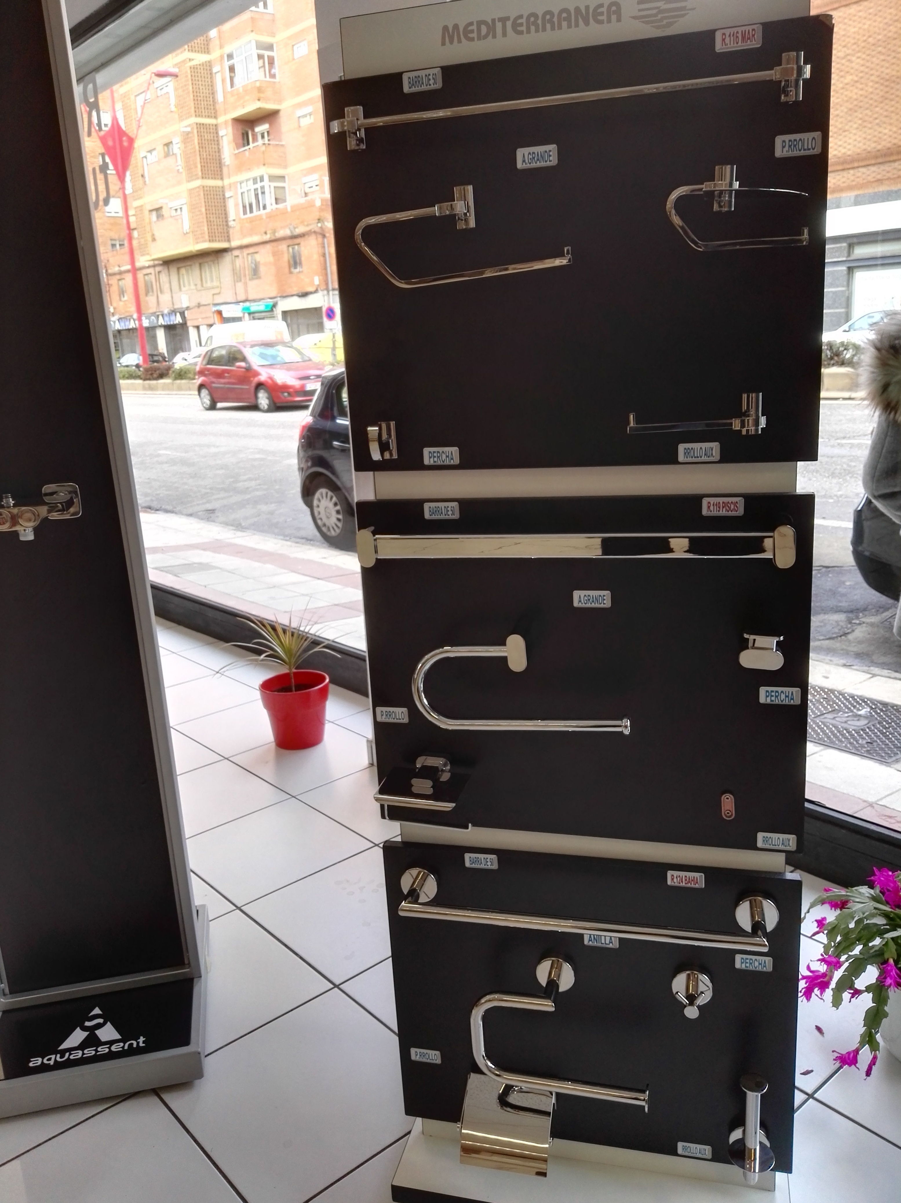 Accesorios de baño: Cocinas y baños de F. Alba, cocinas y baños Accesorios de baño: Cocinas y baños de F. Alba, cocinas y baños
