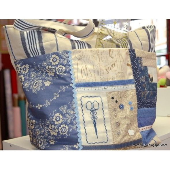 Bolso labores azul francés: Productos de Mar de Hilos Bolso labores azul francés: Productos de Mar de Hilos