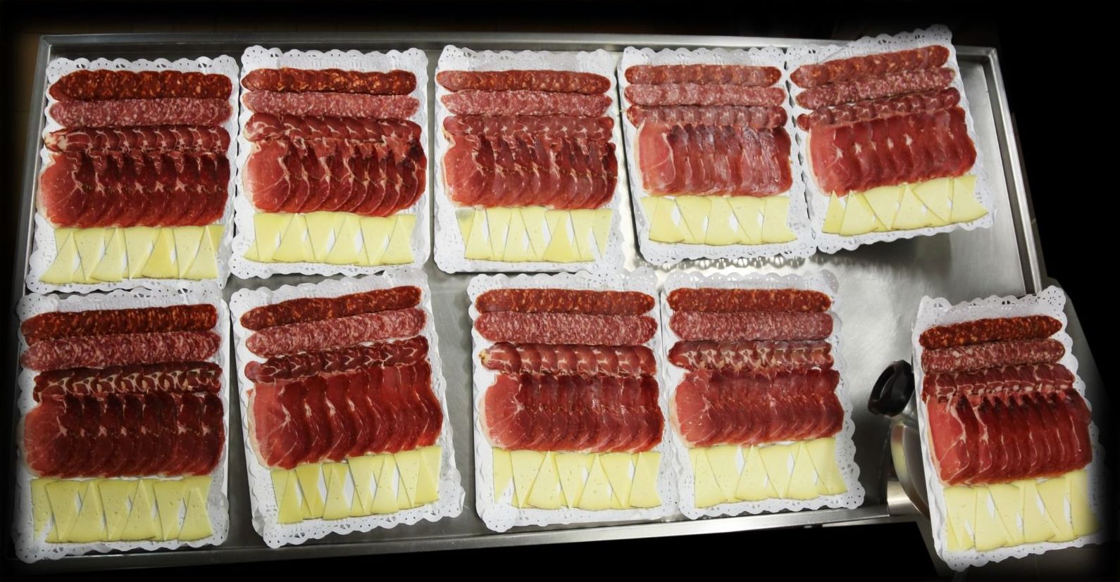 Loncheado para celebraciones: Servicios de Jamones y Embutidos Zarza Loncheado para celebraciones: Servicios de Jamones y Embutidos Zarza