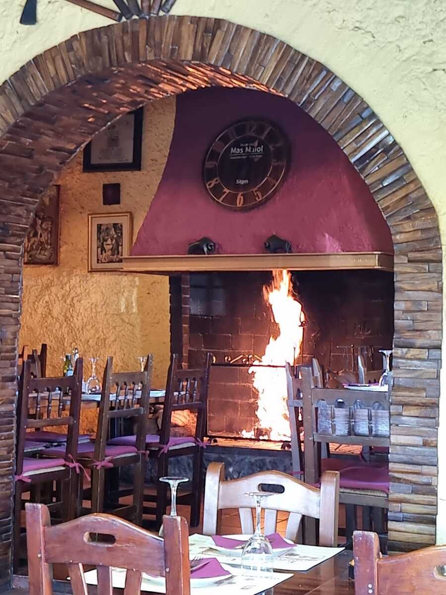 Restaurante y asador en El Garraf