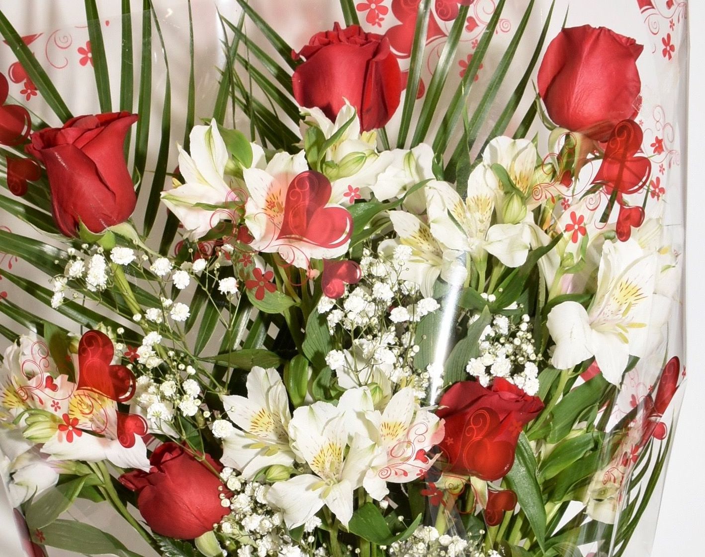 Ramo de 6 rosas con astromelia: Servicios de Floristería Contreras Ramo de 6 rosas con astromelia: Servicios de Floristería Contreras