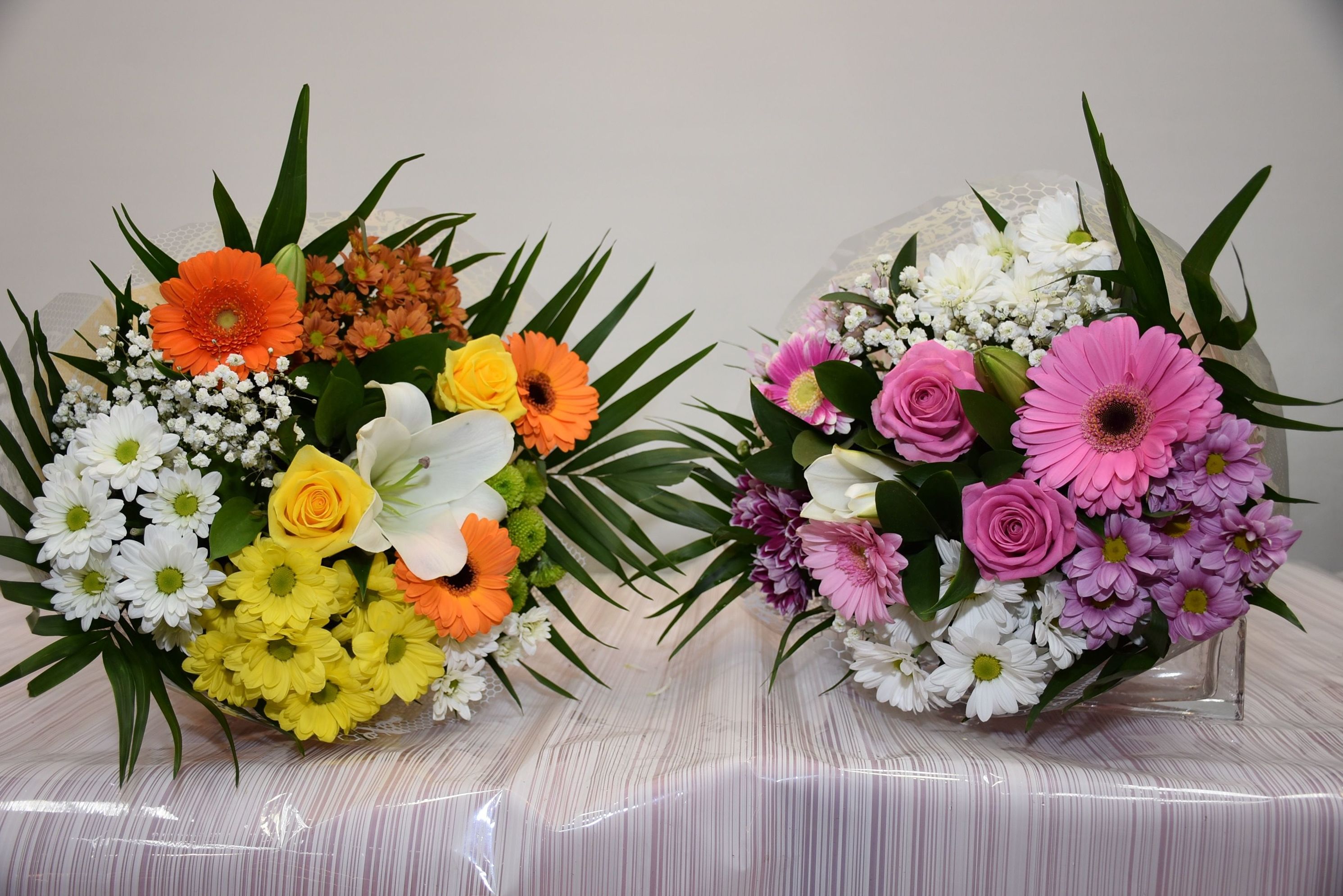 Buquet B8: Servicios de Floristería Contreras Buquet B8: Servicios de Floristería Contreras