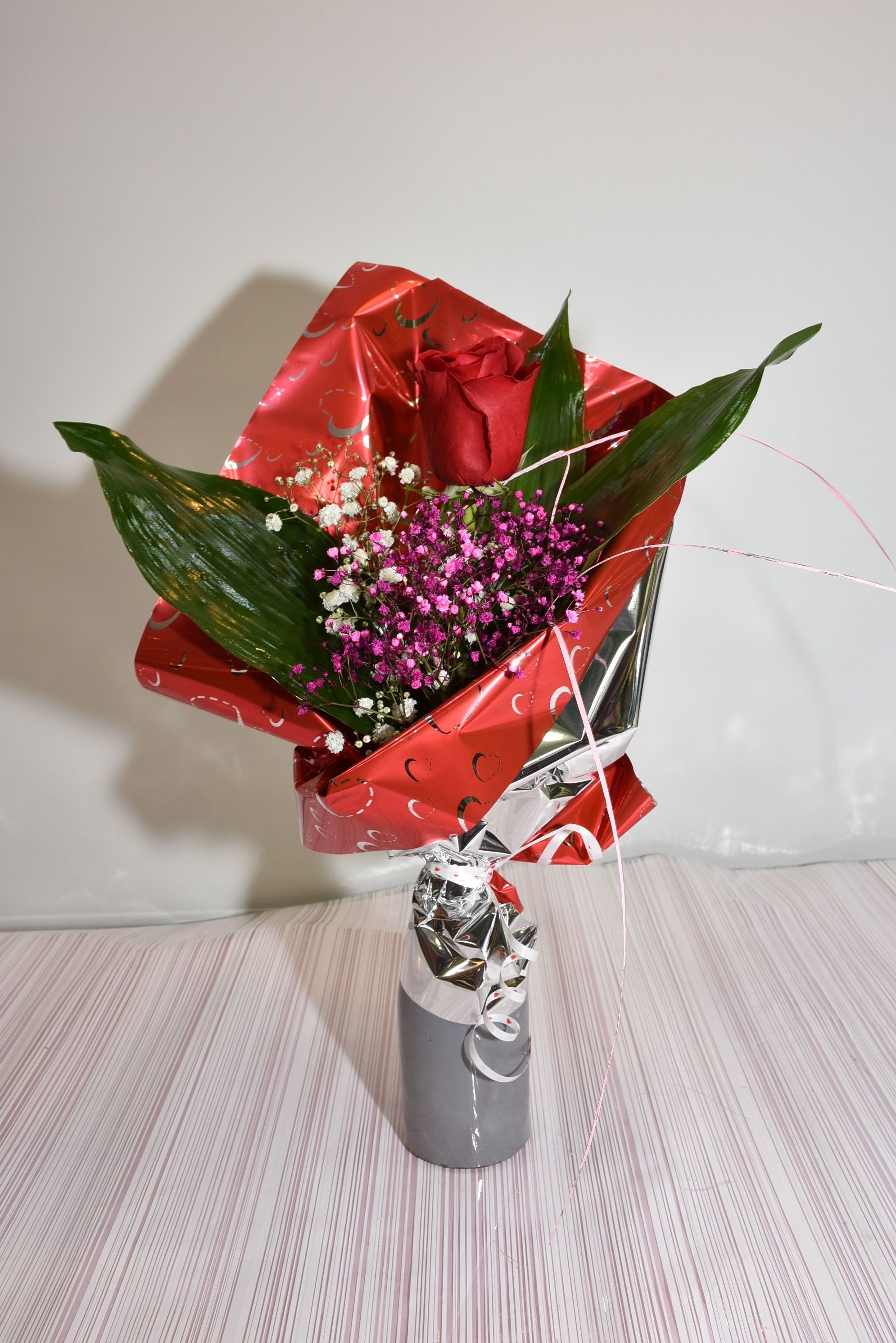 Jarrón 1 rosa y paniculata: Servicios de Floristería Contreras Jarrón 1 rosa y paniculata: Servicios de Floristería Contreras
