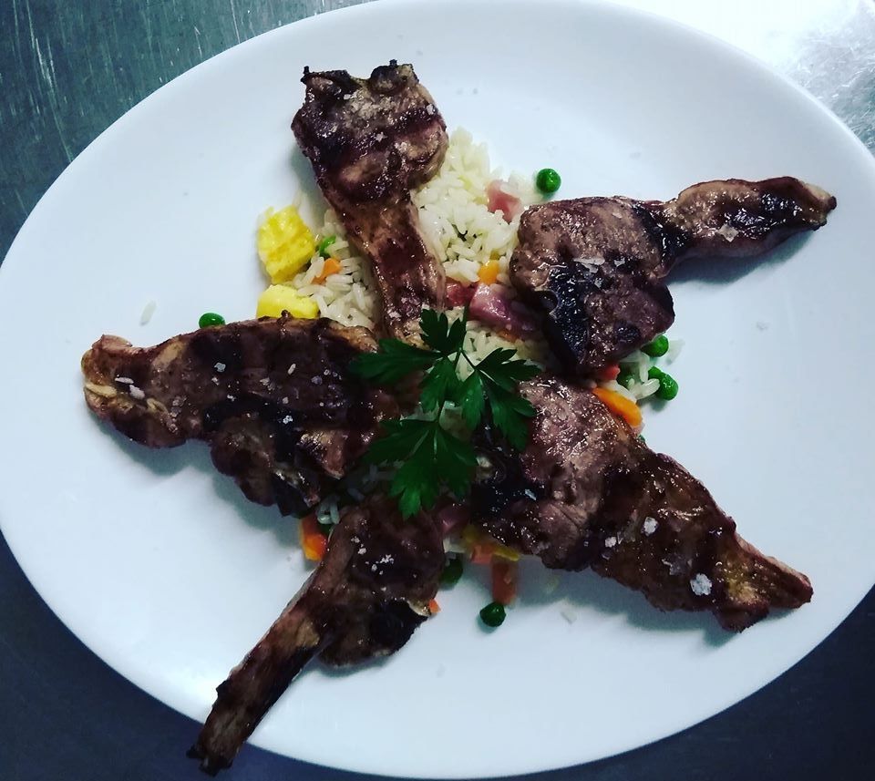 Carne a nuestra brasa de encina: Carta de Restaurante Abuxarra Carne a nuestra brasa de encina: Carta de Restaurante Abuxarra