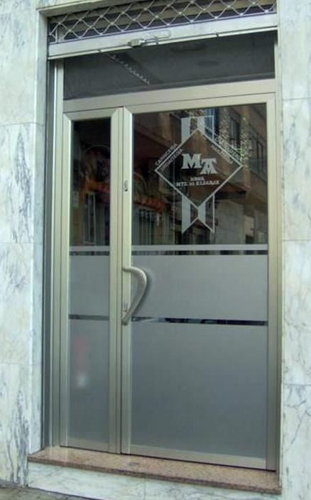 Puertas de portal: Catálogo de Ventanas de Aluminio Miguel