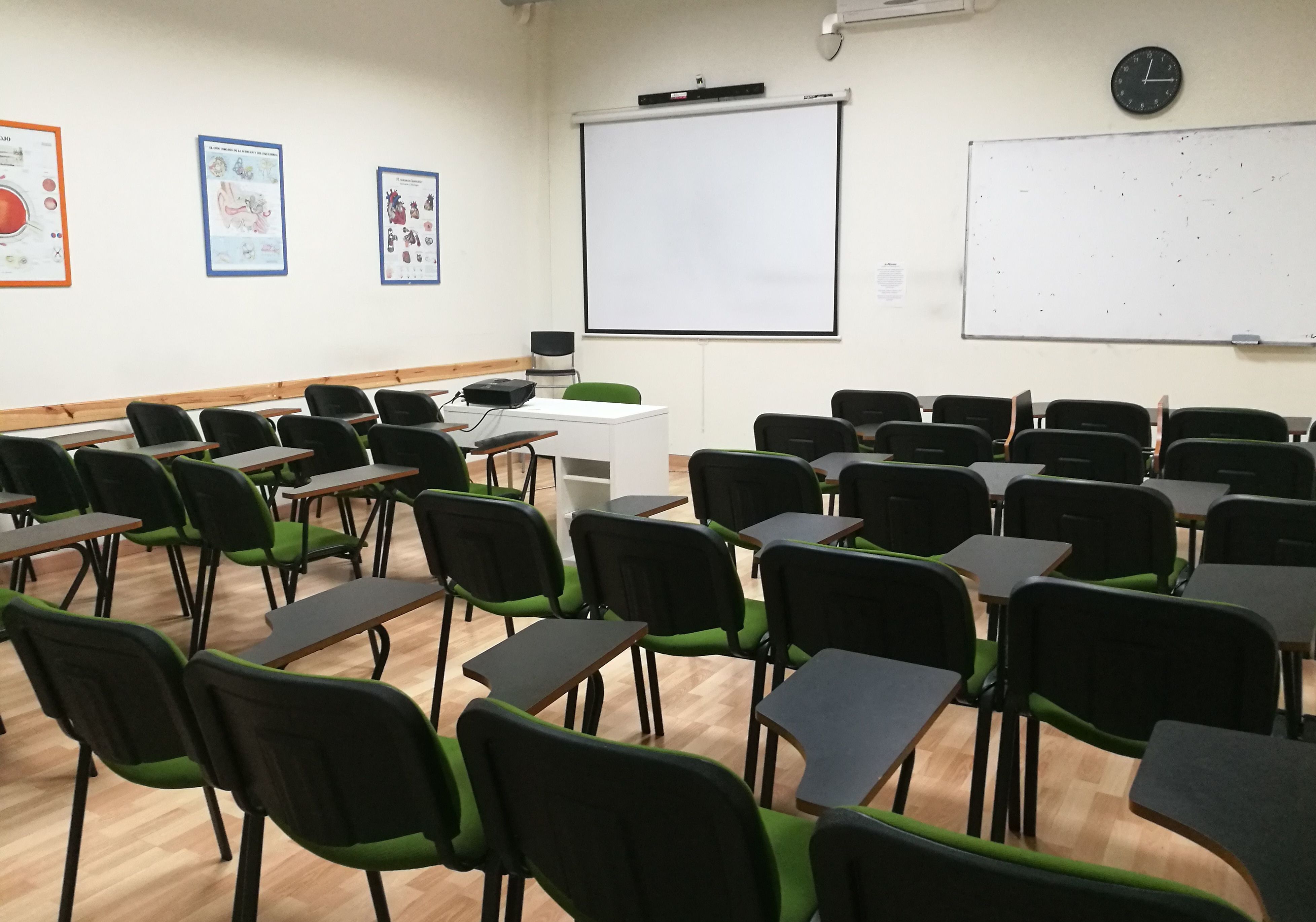 Foto 21 de Academias y centros de estudios diversos en San Cristóbal de La Laguna | CENTRO SUPERIOR DE ESTUDIOS ACUCANARIAS