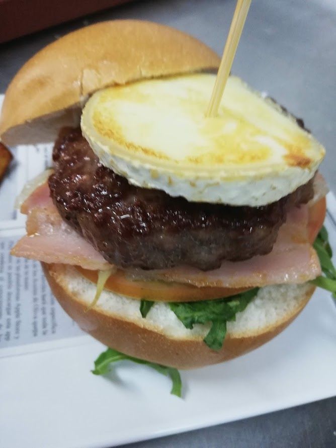 El Antojao: de El Antojao Burguer El Antojao: de El Antojao Burguer