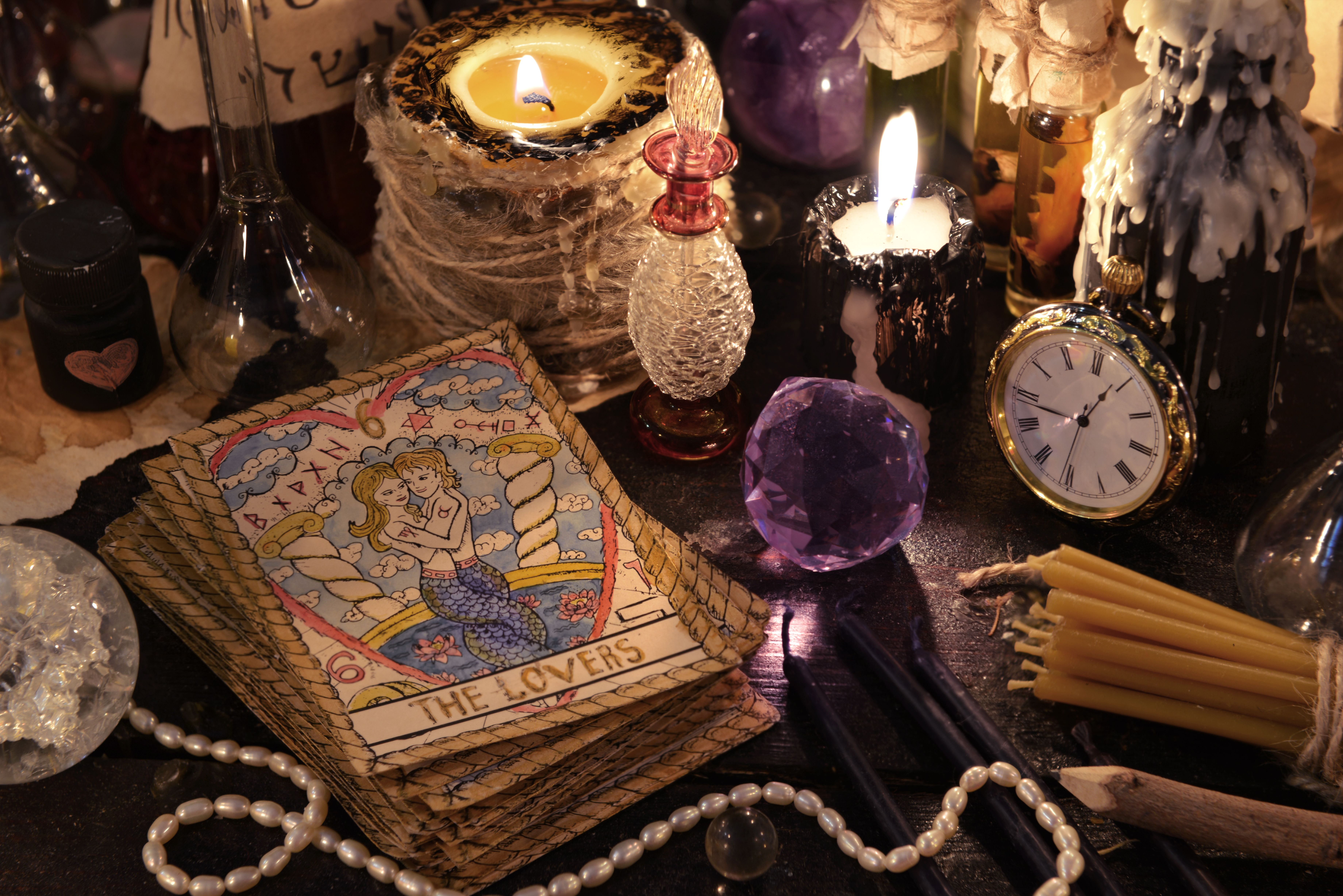 Consejero de parejas, exparejas, emocional y espiritual: Servicios de Tarot Con Intuición Consejero de parejas, exparejas, emocional y espiritual: Servicios de Tarot Con Intuición