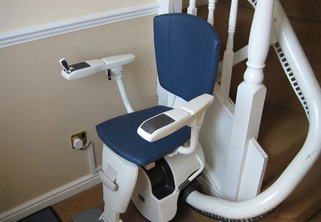 Sillas elevadoras: Servicios de Zergonsa Sillas elevadoras: Servicios de Zergonsa