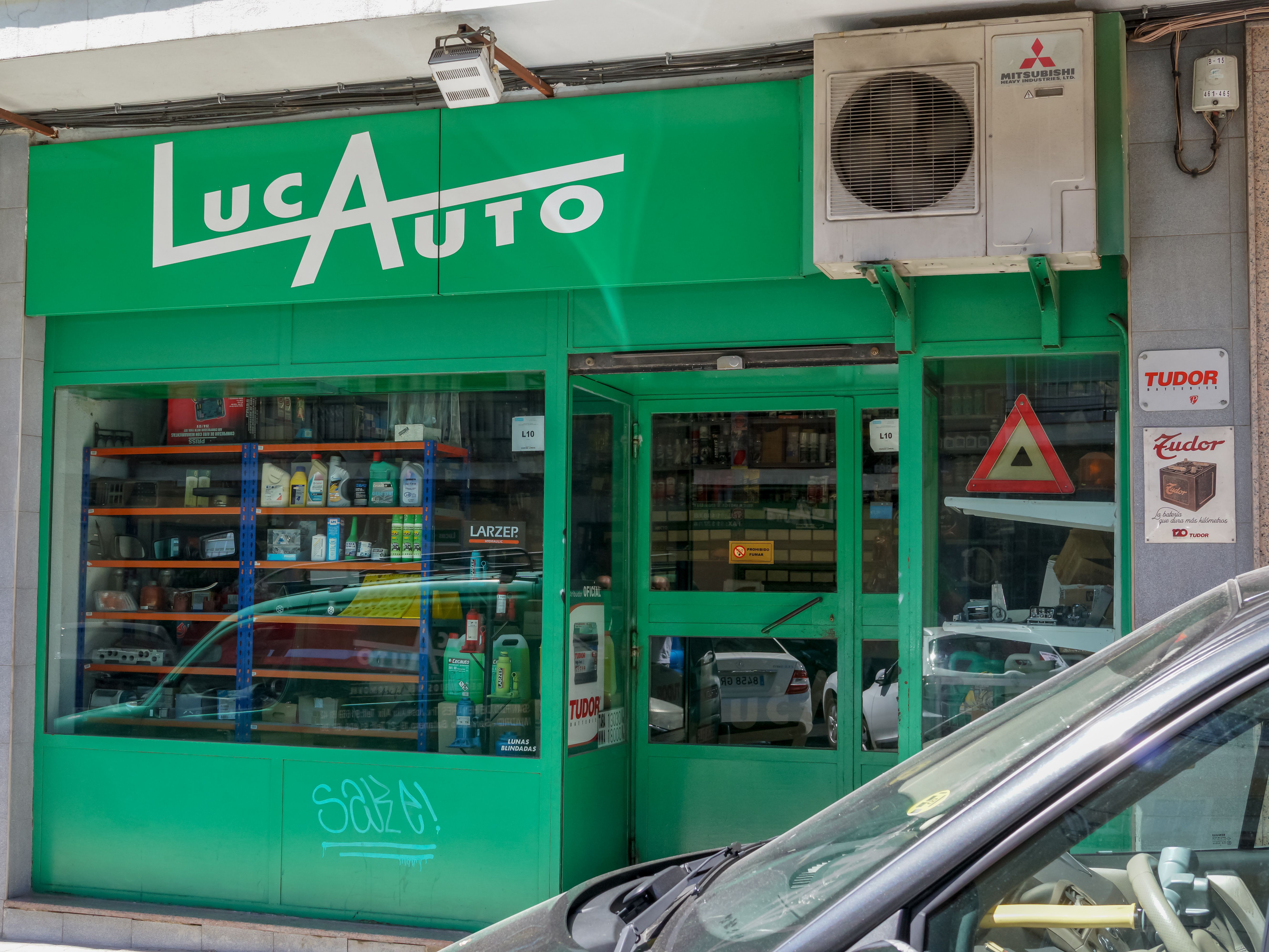 Fachada LUCAUTO