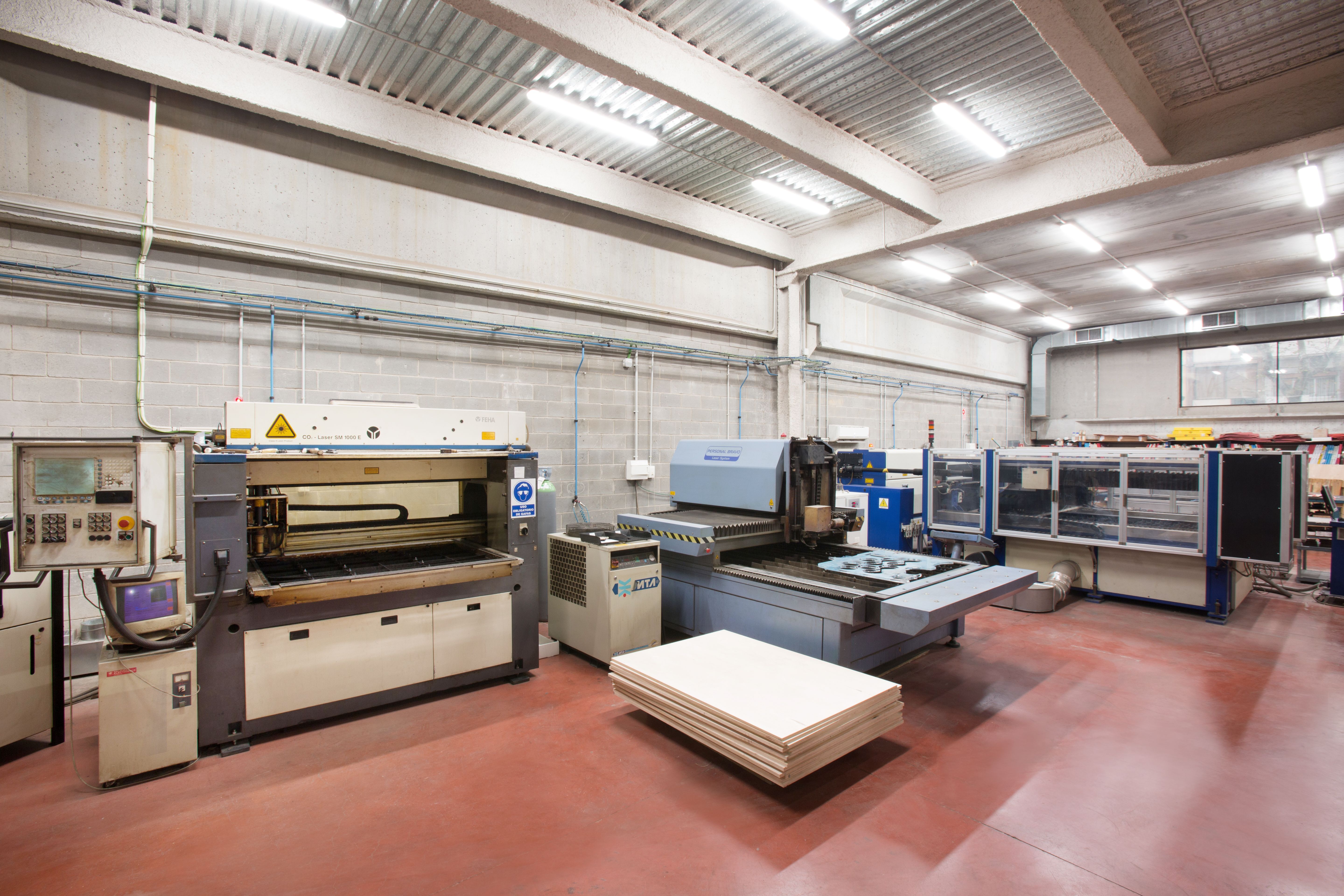 Instal·lacions i maquinària: Serveis i productes de Troquels Geser Instal·lacions i maquinària: Serveis i productes de Troquels Geser