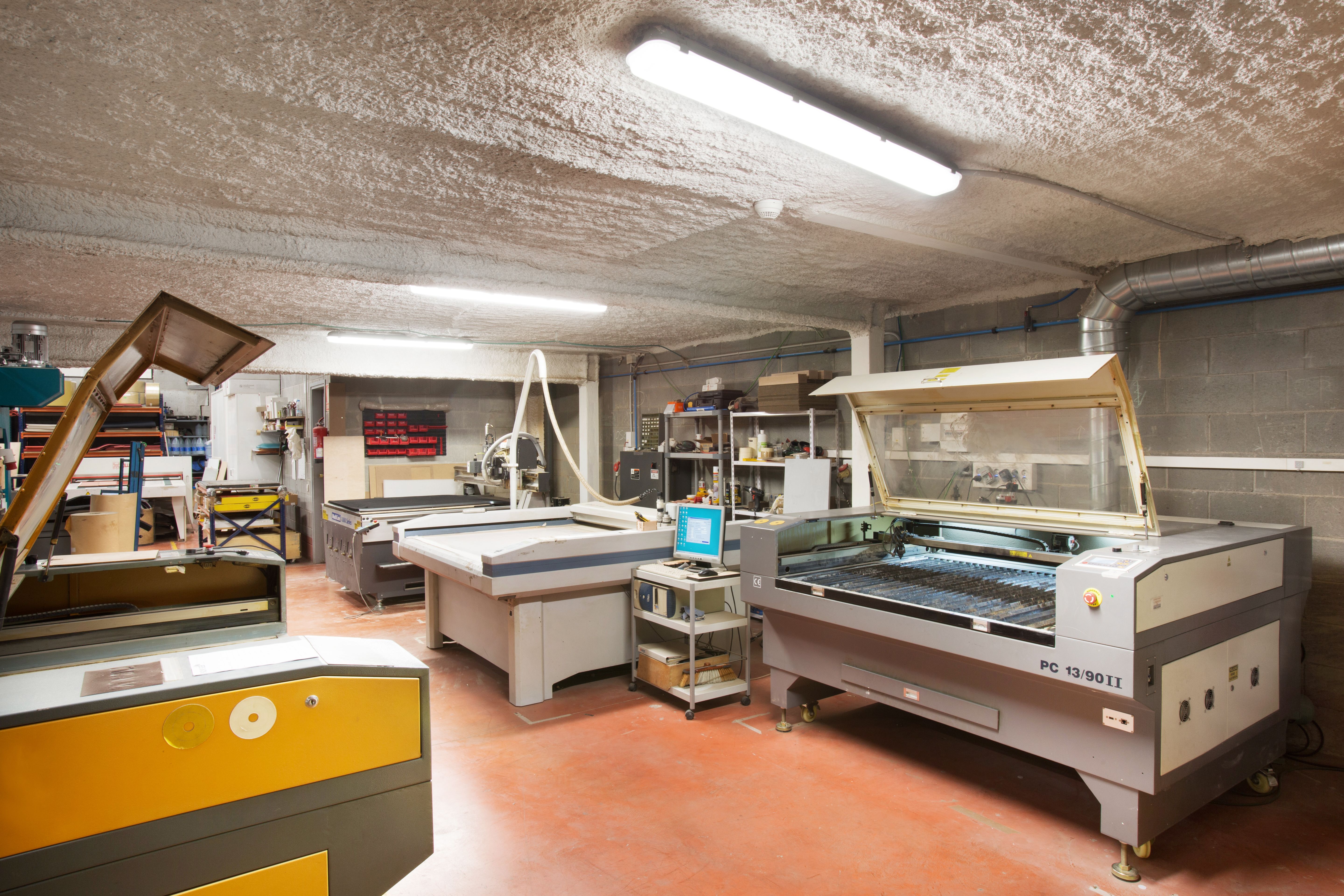 Instal·lacions i maquinària: Serveis i productes de Troquels Geser Instal·lacions i maquinària: Serveis i productes de Troquels Geser