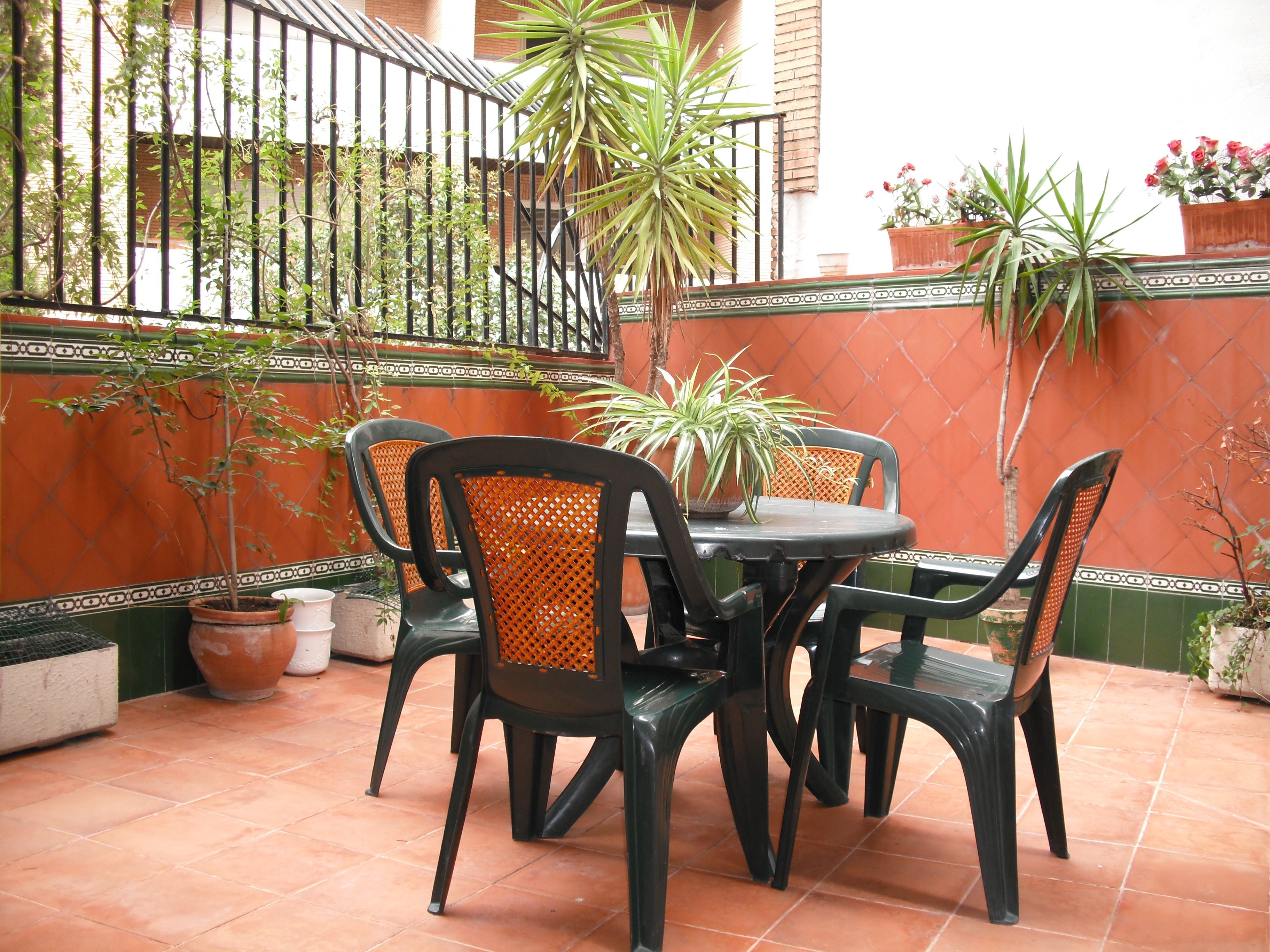 Terraza y amplias zonas comunes: Instalaciones y servicios de Residencia Universitaria El Pilar Terraza y amplias zonas comunes: Instalaciones y servicios de Residencia Universitaria El Pilar