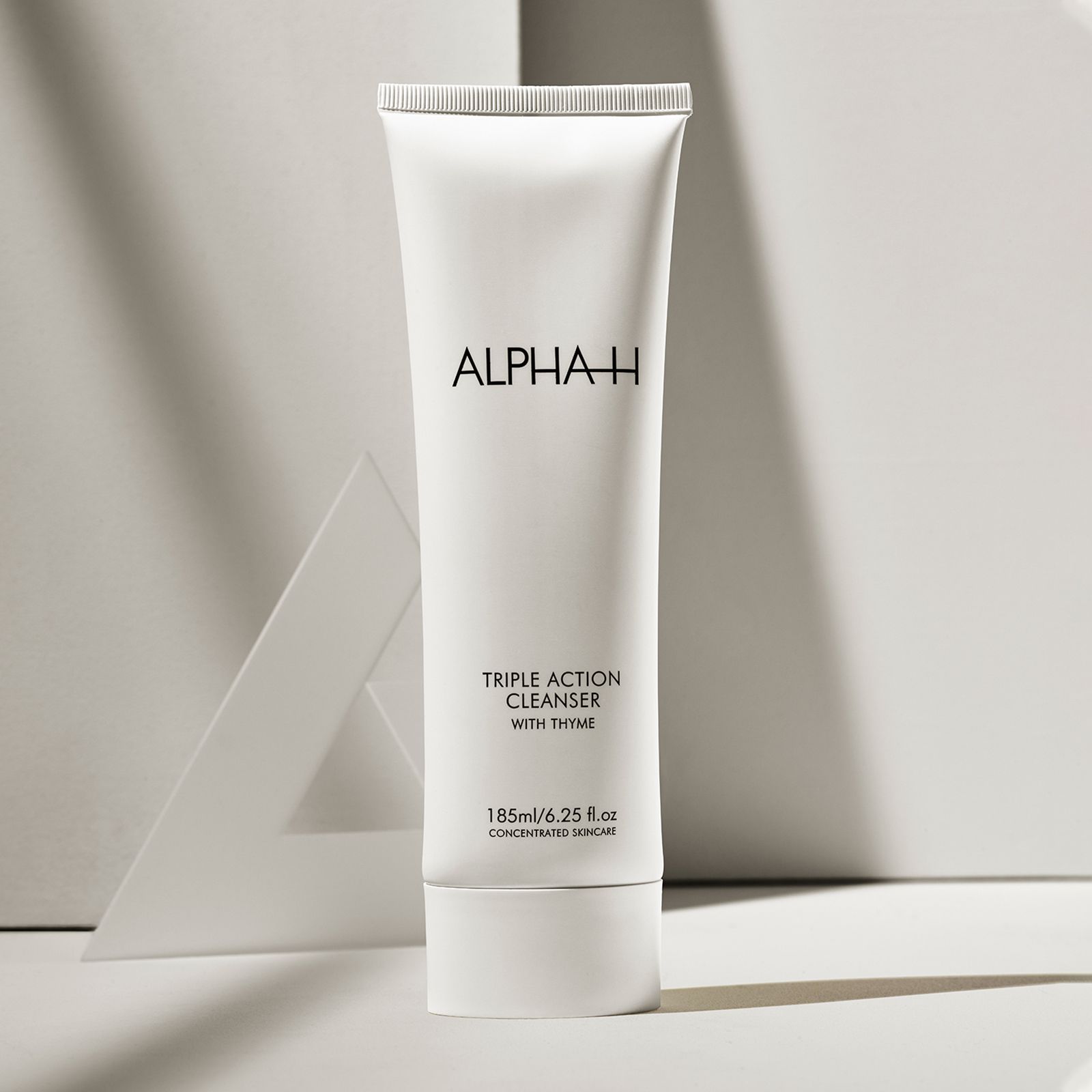 Triple Action Cleanser con Tomillo: Servicios de Farmacia Évora Centro Triple Action Cleanser con Tomillo: Servicios de Farmacia Évora Centro