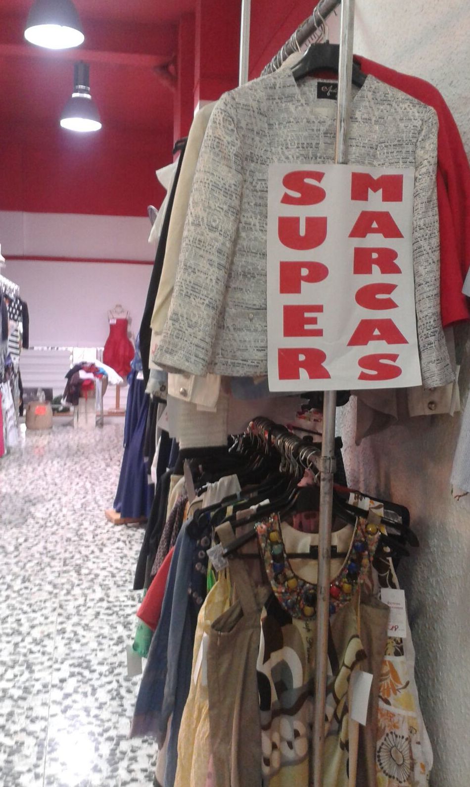 Nuestra tienda: Catálogo de Desván Moda Segunda Mano Nuestra tienda: Catálogo de Desván Moda Segunda Mano