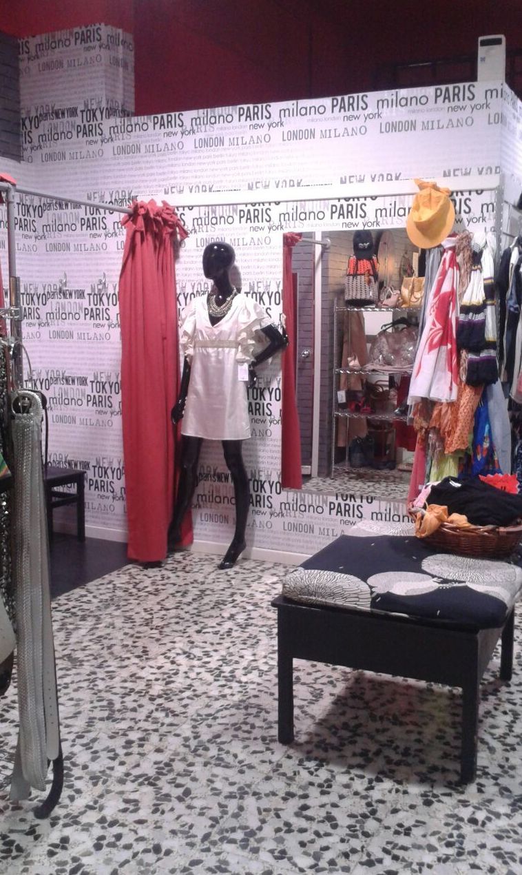 Nuestra tienda: Catálogo de Desván Moda Segunda Mano Nuestra tienda: Catálogo de Desván Moda Segunda Mano