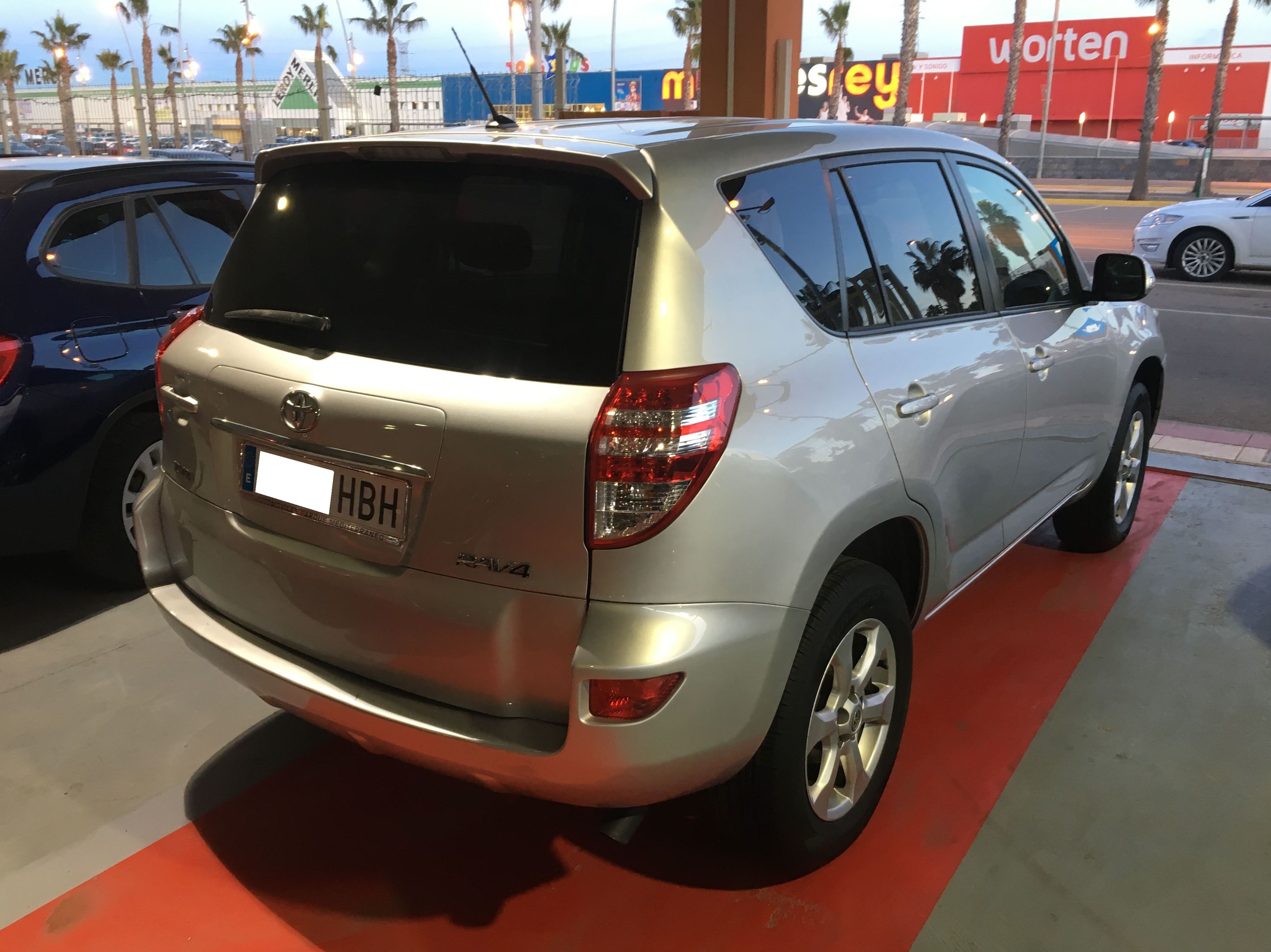 TOYOTA RAV4: COCHES DE OCASION de Automóviles Parque Mediterráneo TOYOTA RAV4: COCHES DE OCASION de Automóviles Parque Mediterráneo