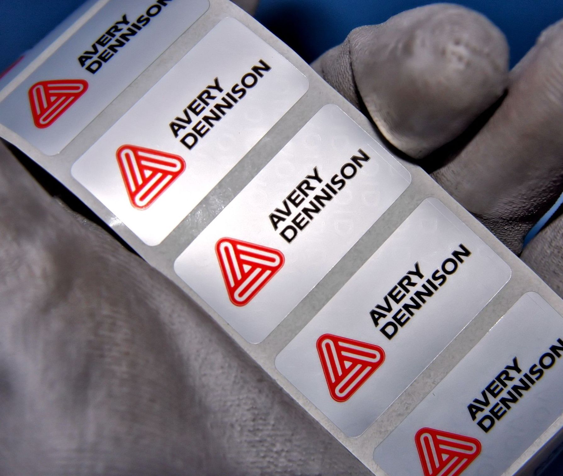 Etiquetas Térmicas Adhesivas y Textiles: Productos y Servicios de STGlobal - Identificación y Etiquetado Etiquetas Térmicas Adhesivas y Textiles: Productos y Servicios de STGlobal - Identificación y Etiquetado