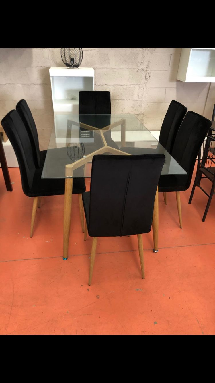 Mesa de cristal con 6 sillas negras: Productos de Remar Castellón Mesa de cristal con 6 sillas negras: Productos de Remar Castellón