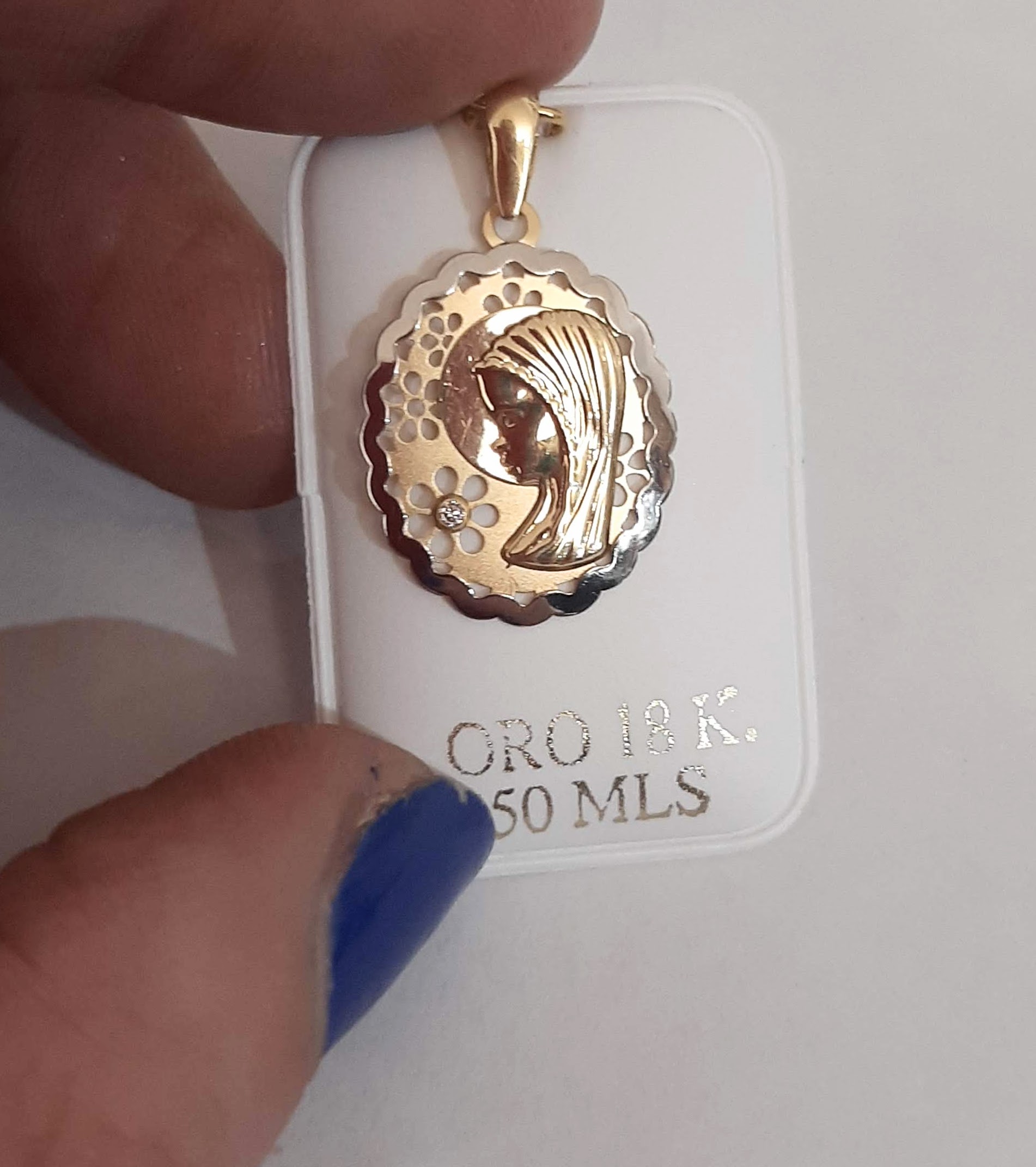 Medalla virgen niña. Comunión: Catálogo de Joyería Izquierdo Medalla virgen niña. Comunión: Catálogo de Joyería Izquierdo