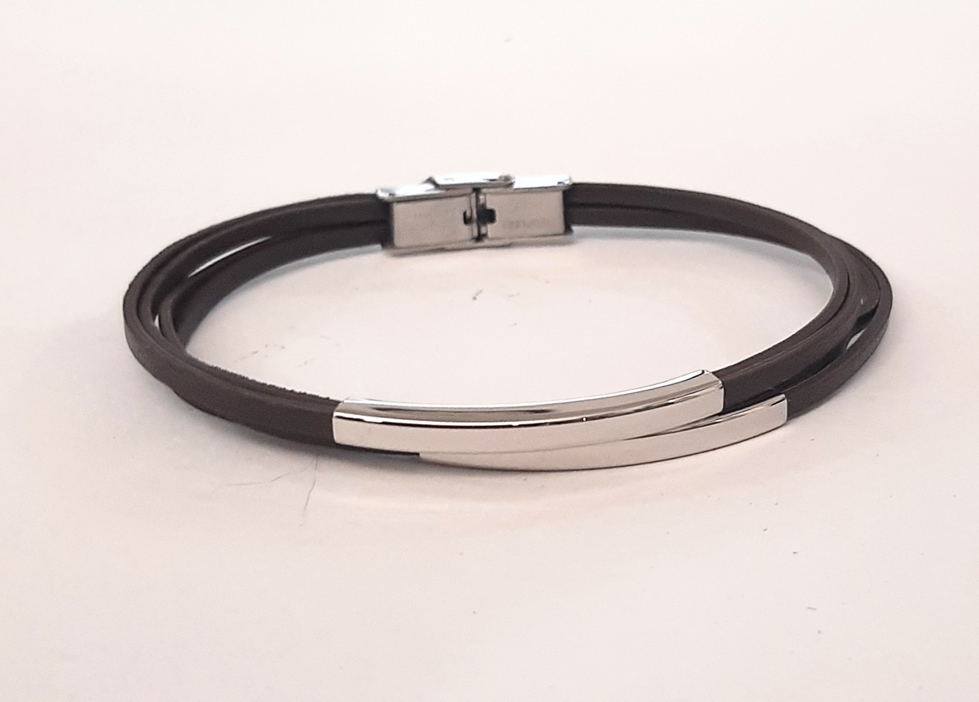 Pulsera cuero y acero: Catálogo de Joyería Izquierdo Pulsera cuero y acero: Catálogo de Joyería Izquierdo