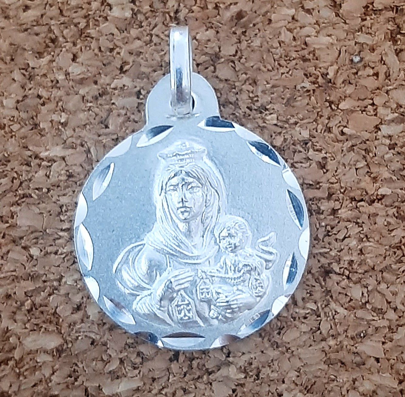 MEDALLA PLATA VIRGEN DEL CARMEN: Catálogo de Joyería Izquierdo MEDALLA PLATA VIRGEN DEL CARMEN: Catálogo de Joyería Izquierdo