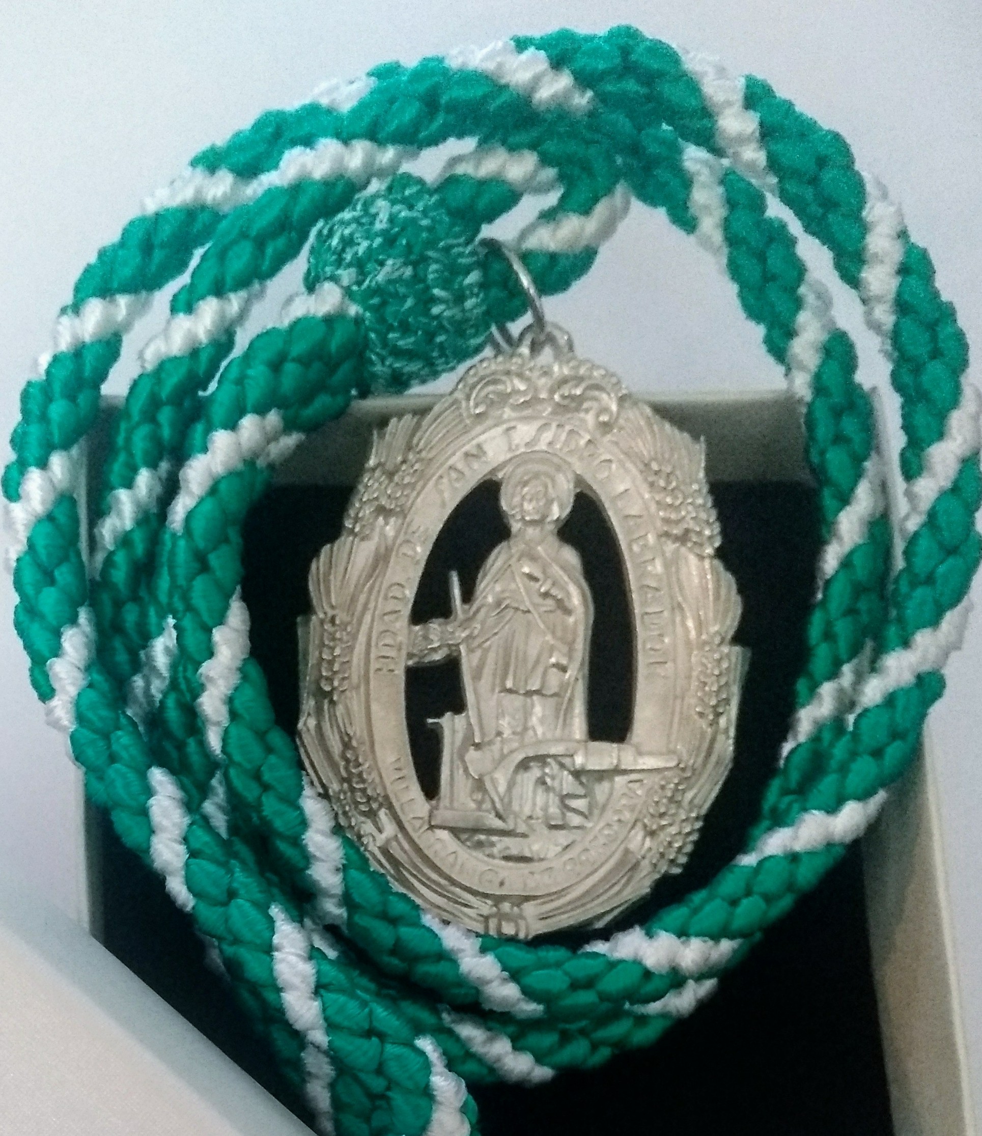 MEDALLAS ROMERÍA Y HERMANDADES: Catálogo de Joyería Izquierdo MEDALLAS ROMERÍA Y HERMANDADES: Catálogo de Joyería Izquierdo