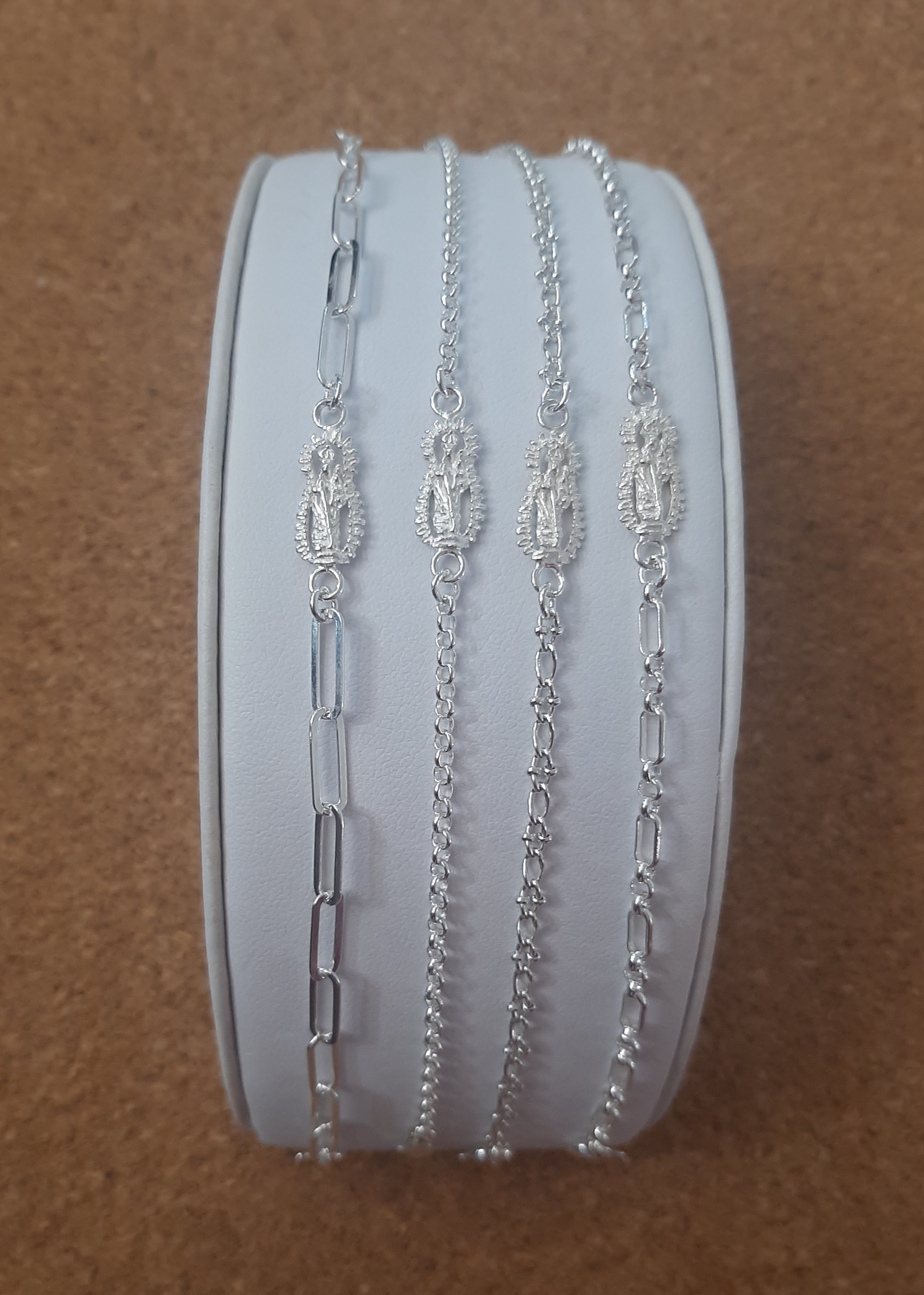 Pulseras Virgen de los Remedios: Catálogo de Joyería Izquierdo Pulseras Virgen de los Remedios: Catálogo de Joyería Izquierdo