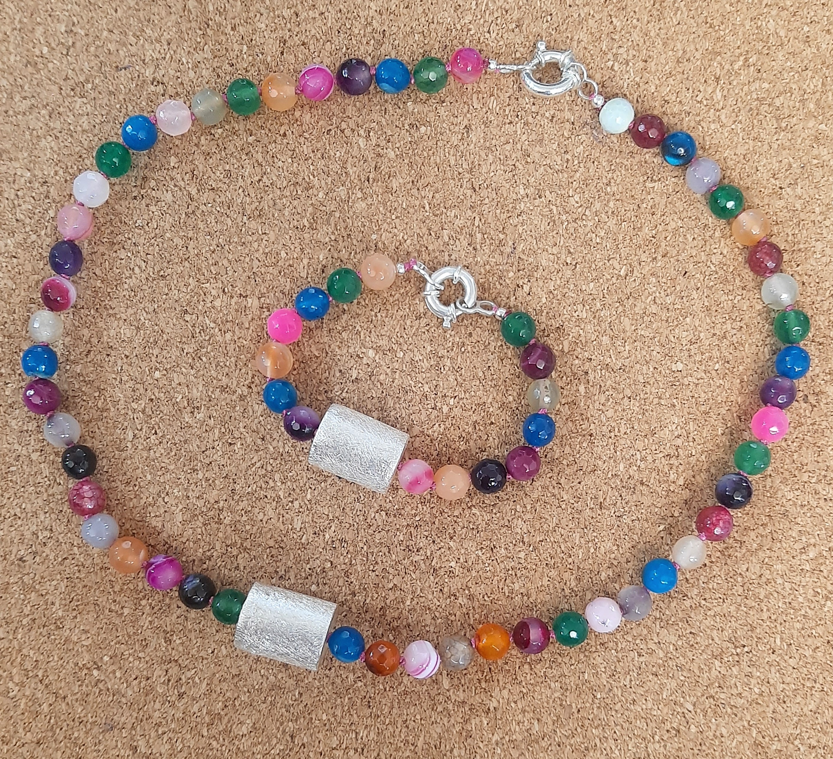 Conjunto de collar más pulsera de Ágatas: Catálogo de Joyería Izquierdo Conjunto de collar más pulsera de Ágatas: Catálogo de Joyería Izquierdo
