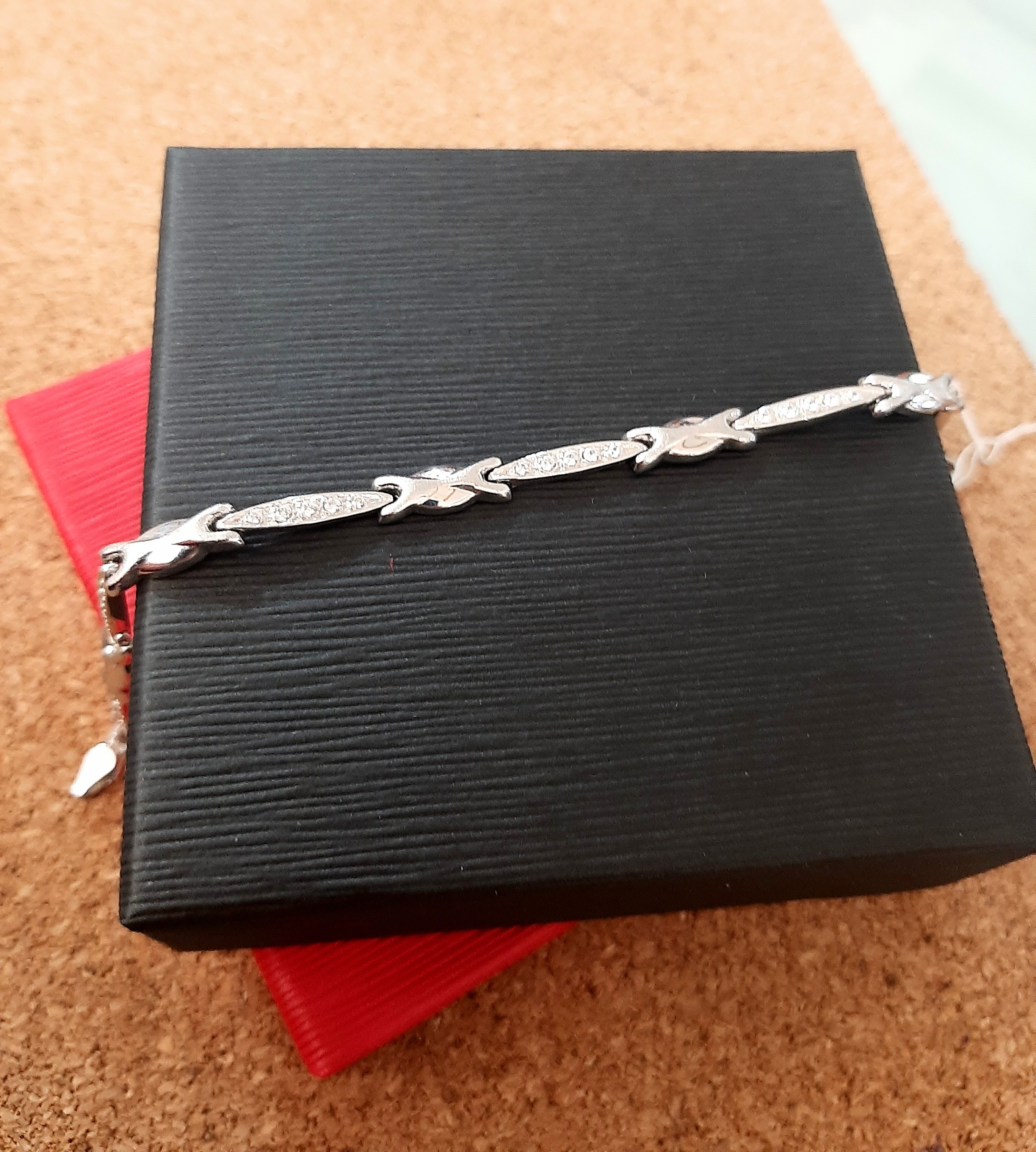 Pulsera en oro blanco: Catálogo de Joyería Izquierdo Pulsera en oro blanco: Catálogo de Joyería Izquierdo