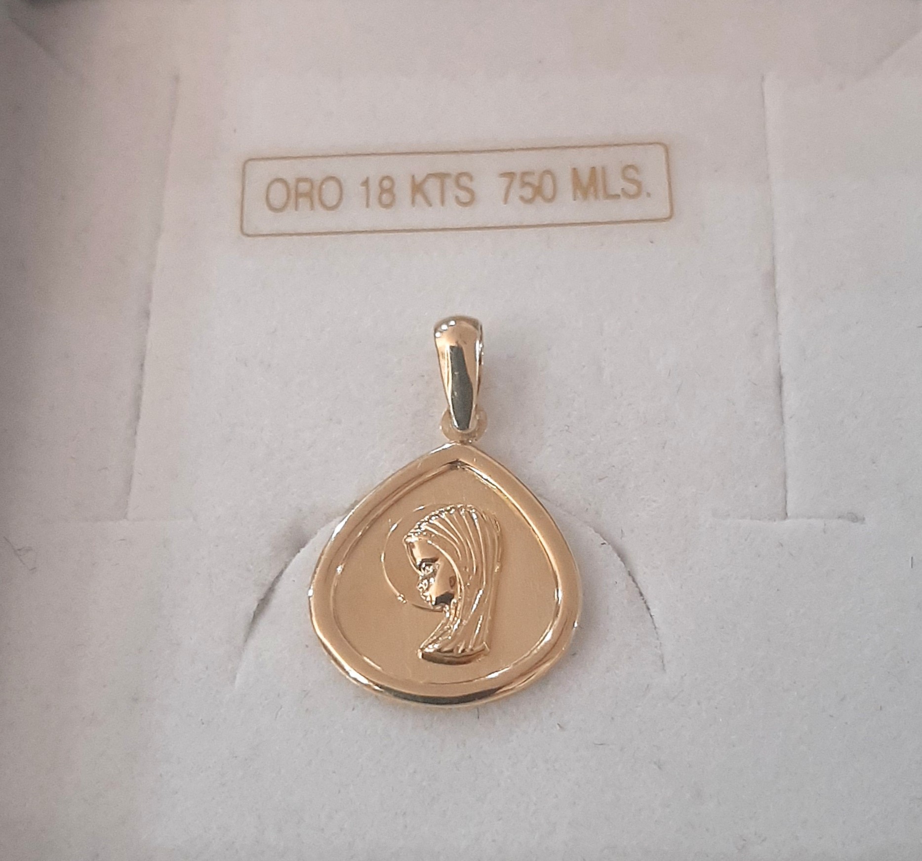 Medalla Virgen niña: Catálogo de Joyería Izquierdo Medalla Virgen niña: Catálogo de Joyería Izquierdo