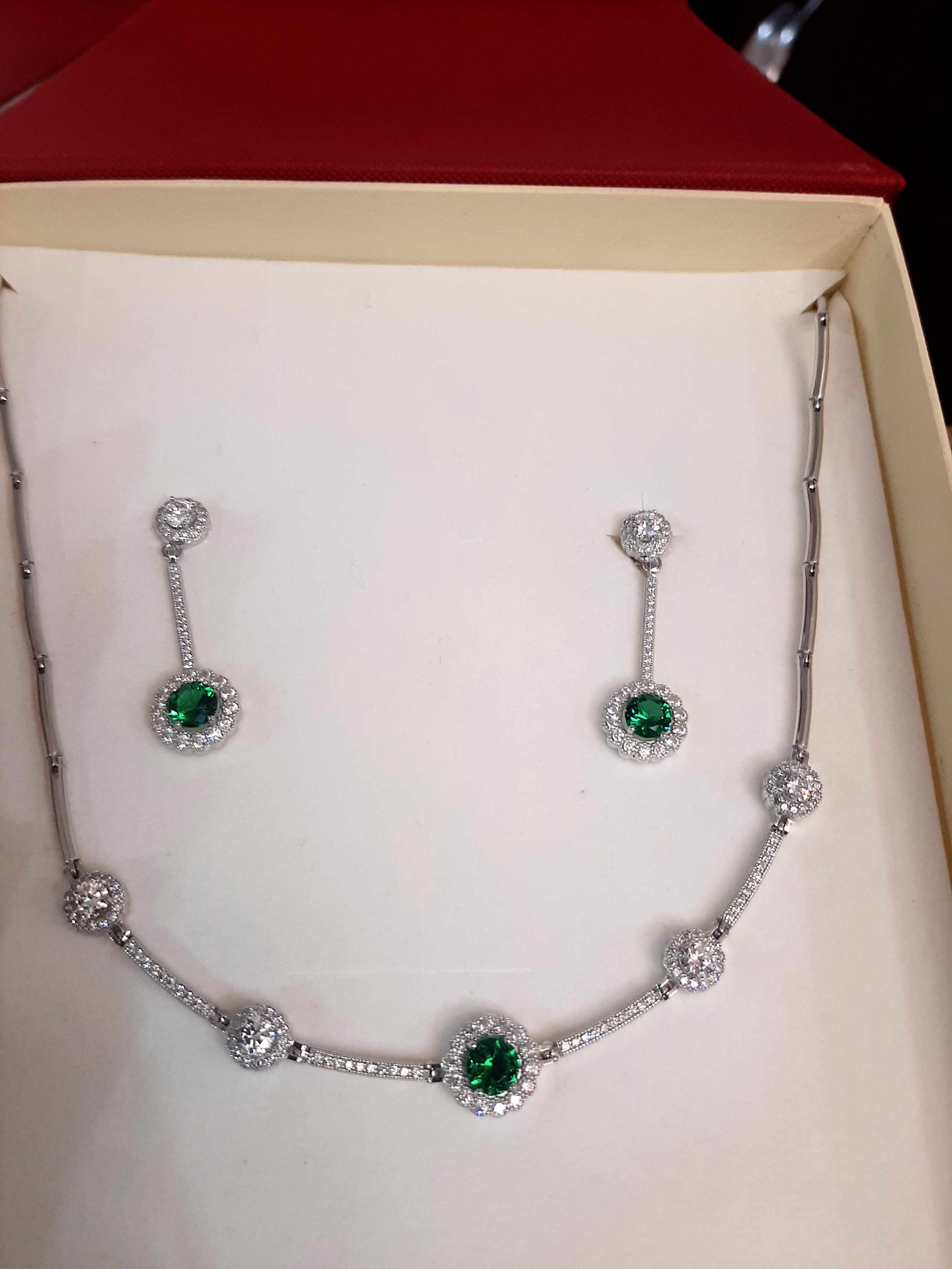 Gargantillas y pendientes plata( novia, madrina y eventos): Catálogo de Joyería Izquierdo Gargantillas y pendientes plata( novia, madrina y eventos): Catálogo de Joyería Izquierdo