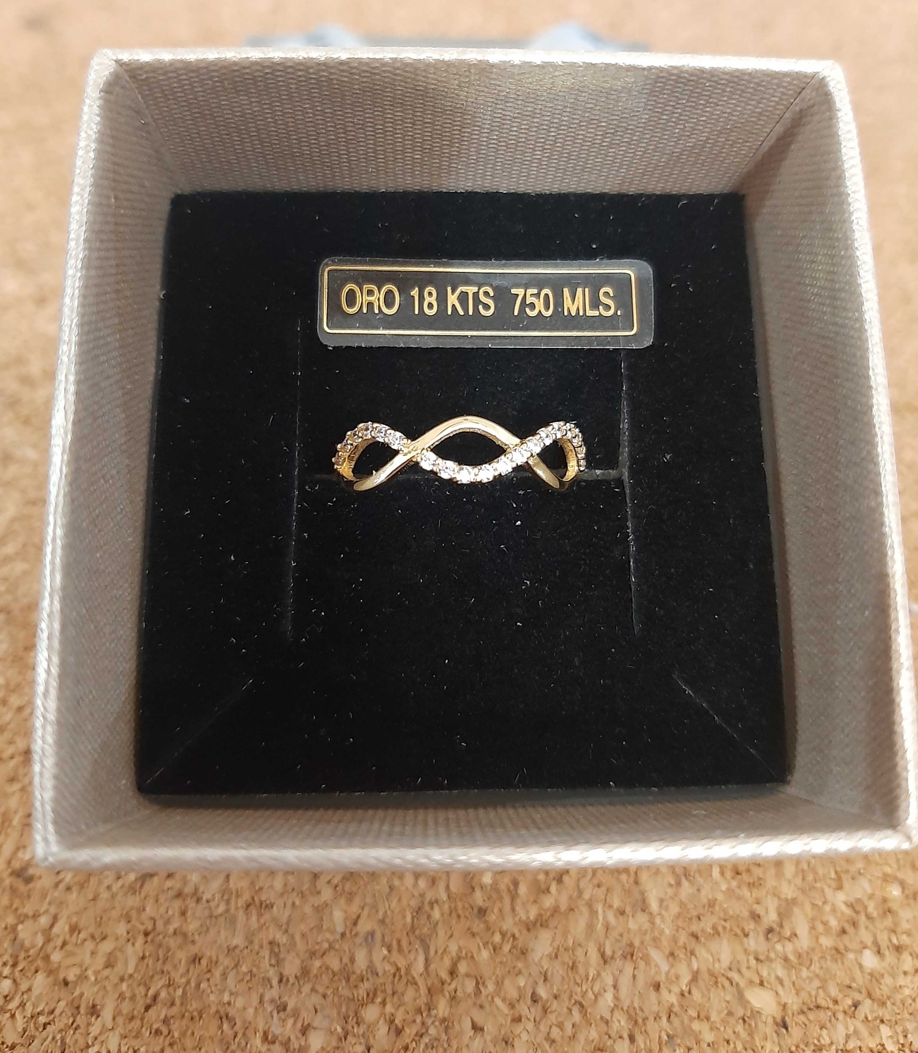 Anillo infinitos: Catálogo de Joyería Izquierdo Anillo infinitos: Catálogo de Joyería Izquierdo