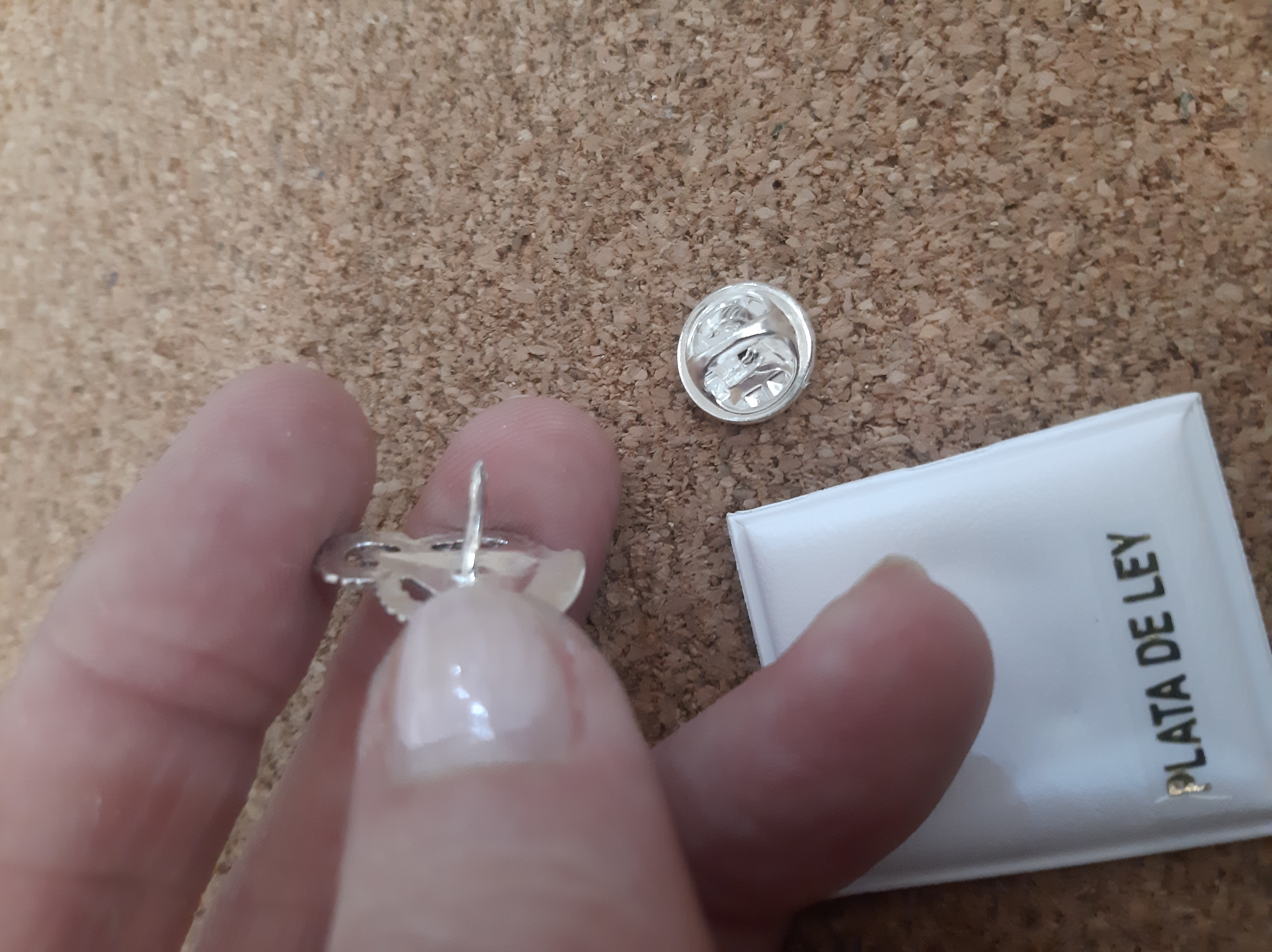 Pin de plata de la Virgen de la cabeza: Catálogo de Joyería Izquierdo Pin de plata de la Virgen de la cabeza: Catálogo de Joyería Izquierdo