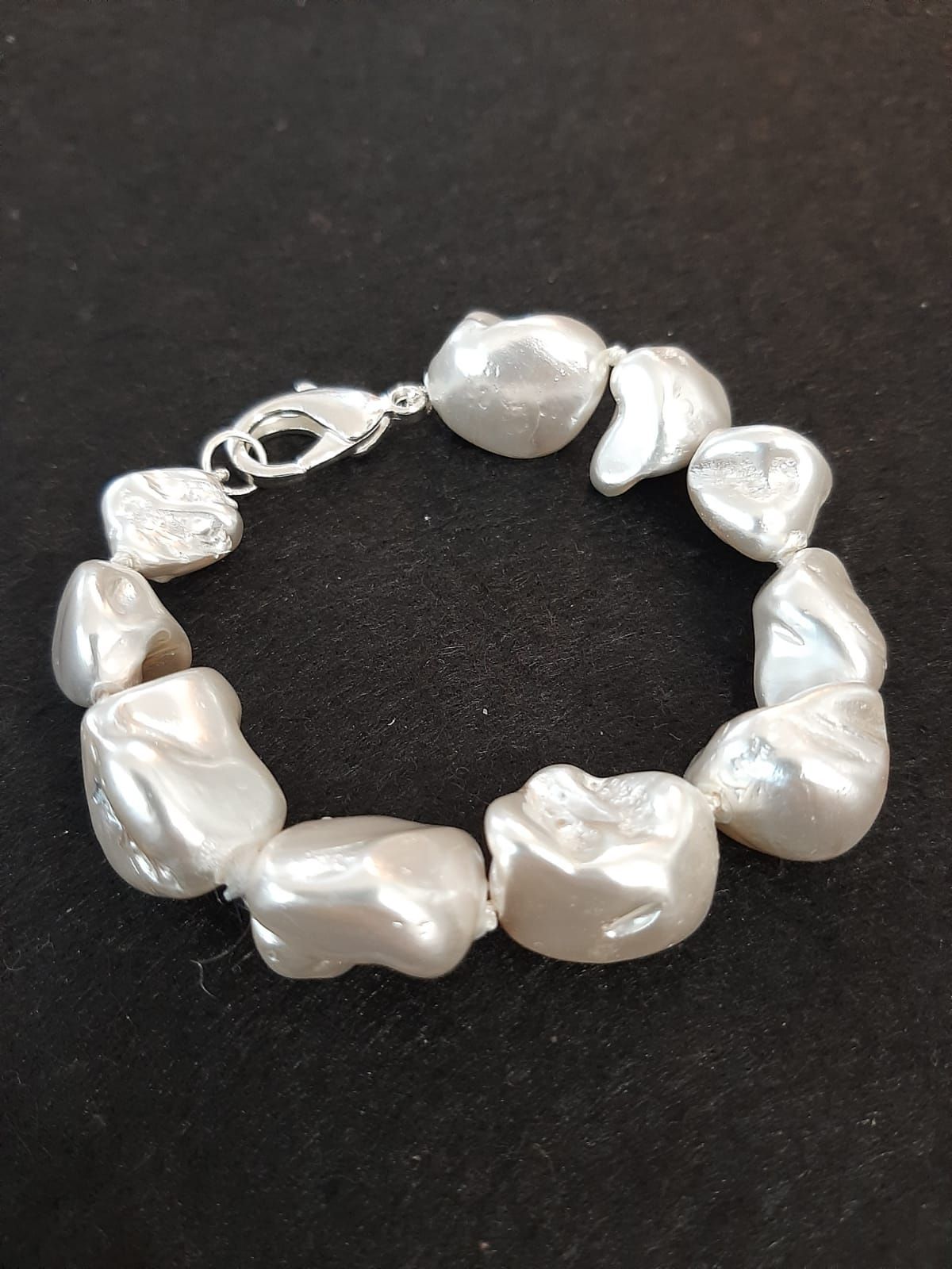 Pulsera en perla de Mallorca: Catálogo de Joyería Izquierdo Pulsera en perla de Mallorca: Catálogo de Joyería Izquierdo
