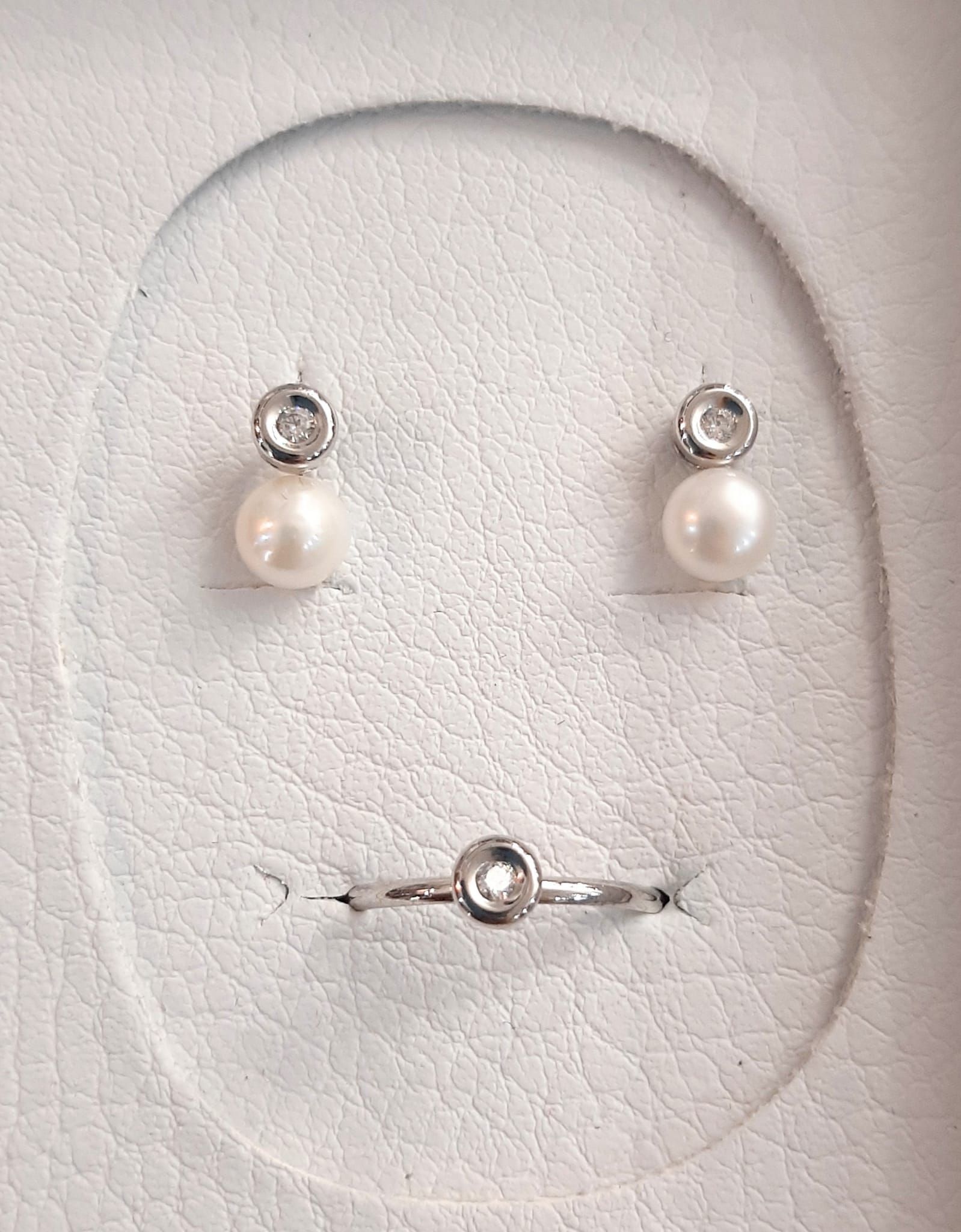 Juego de comunión en oro blanco 18k: Catálogo de Joyería Izquierdo Juego de comunión en oro blanco 18k: Catálogo de Joyería Izquierdo