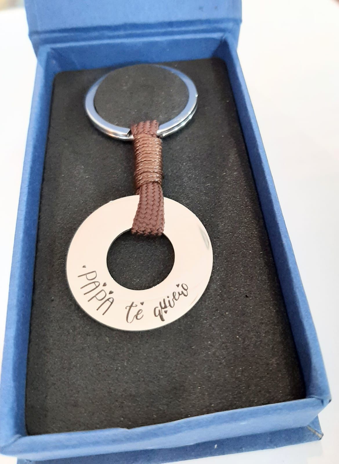 Llavero en acero grabado a láser: Catálogo de Joyería Izquierdo Llavero en acero grabado a láser: Catálogo de Joyería Izquierdo