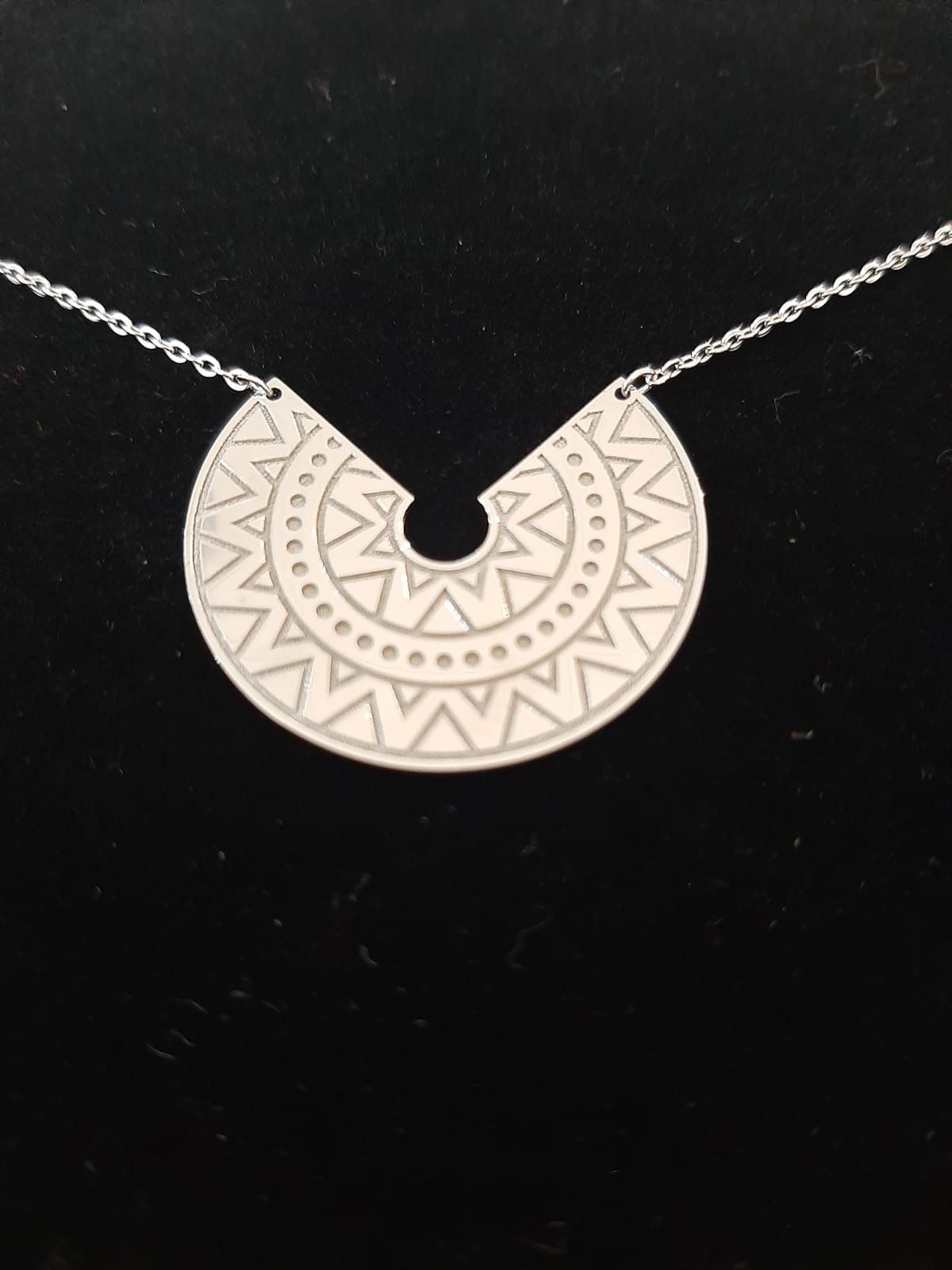 Colgante de plata azteca: Catálogo de Joyería Izquierdo Colgante de plata azteca: Catálogo de Joyería Izquierdo