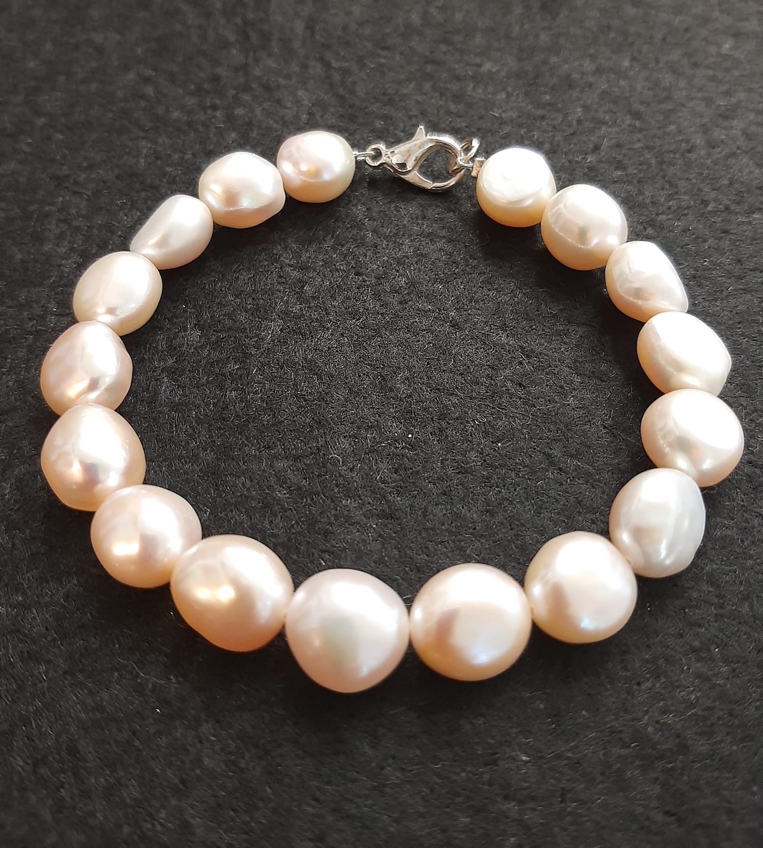 Pulsera de perlas: Catálogo de Joyería Izquierdo Pulsera de perlas: Catálogo de Joyería Izquierdo
