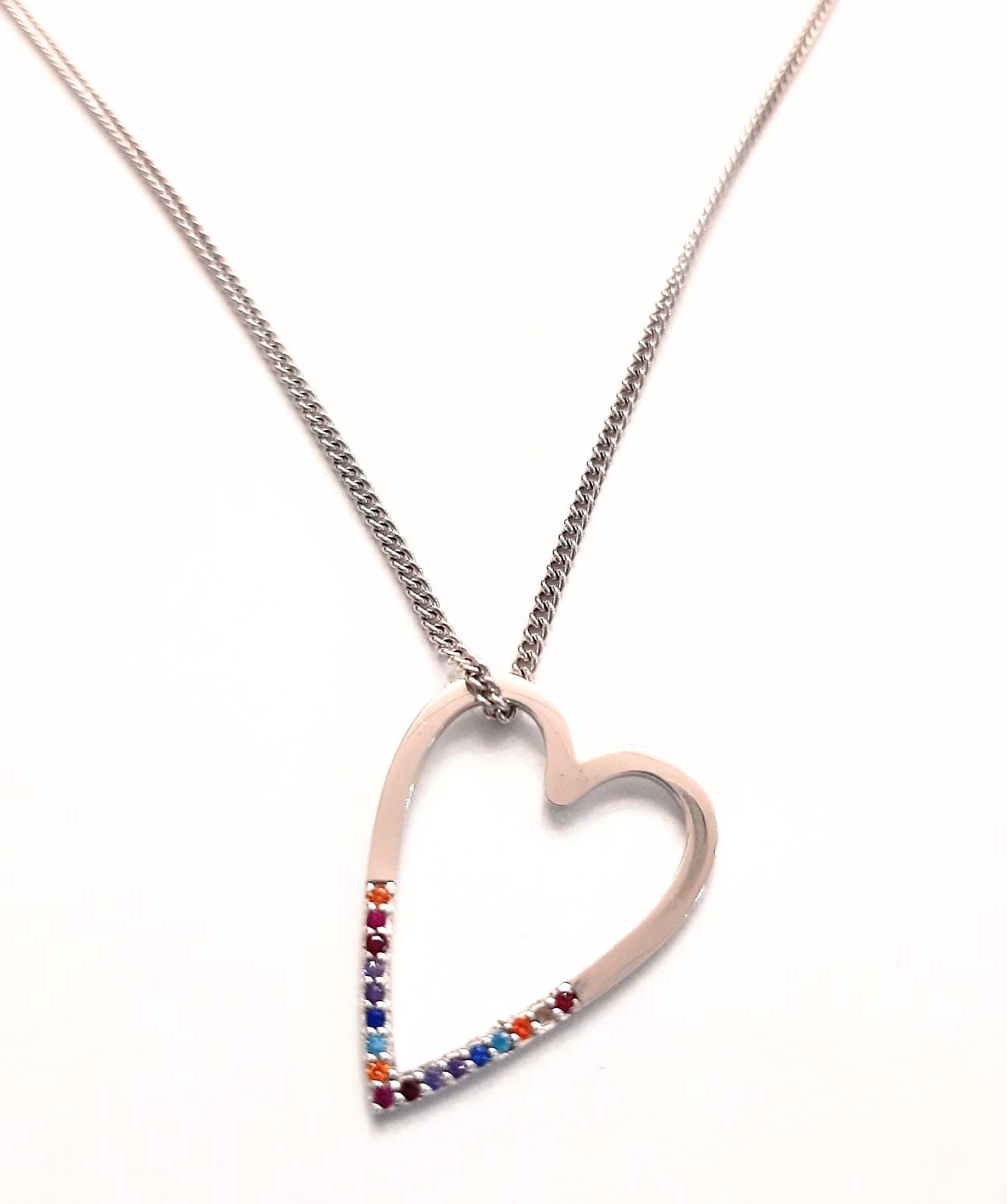 Colgante silueta corazón: Catálogo de Joyería Izquierdo Colgante silueta corazón: Catálogo de Joyería Izquierdo