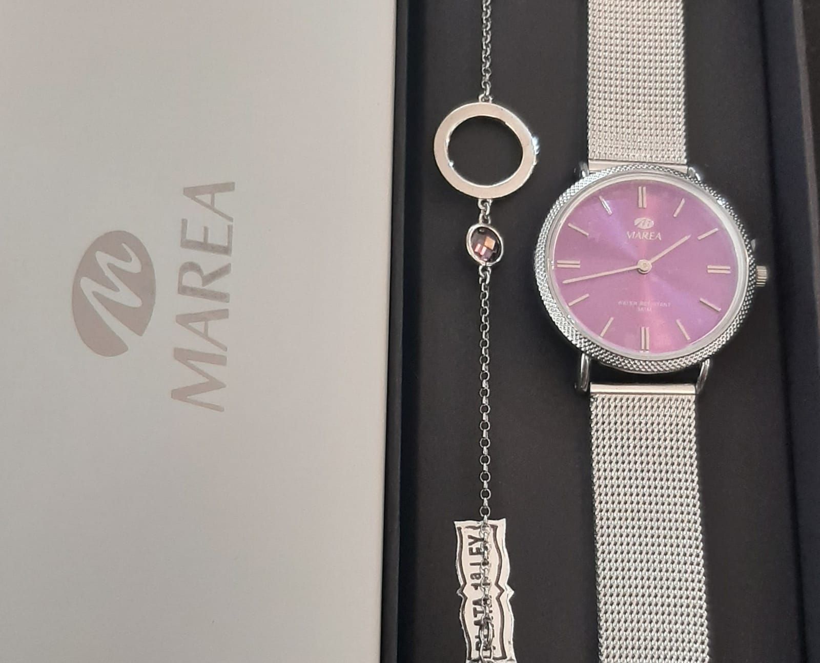 Pack estuche con reloj señora con interior rosa satinado: Catálogo de Joyería Izquierdo Pack estuche con reloj señora con interior rosa satinado: Catálogo de Joyería Izquierdo