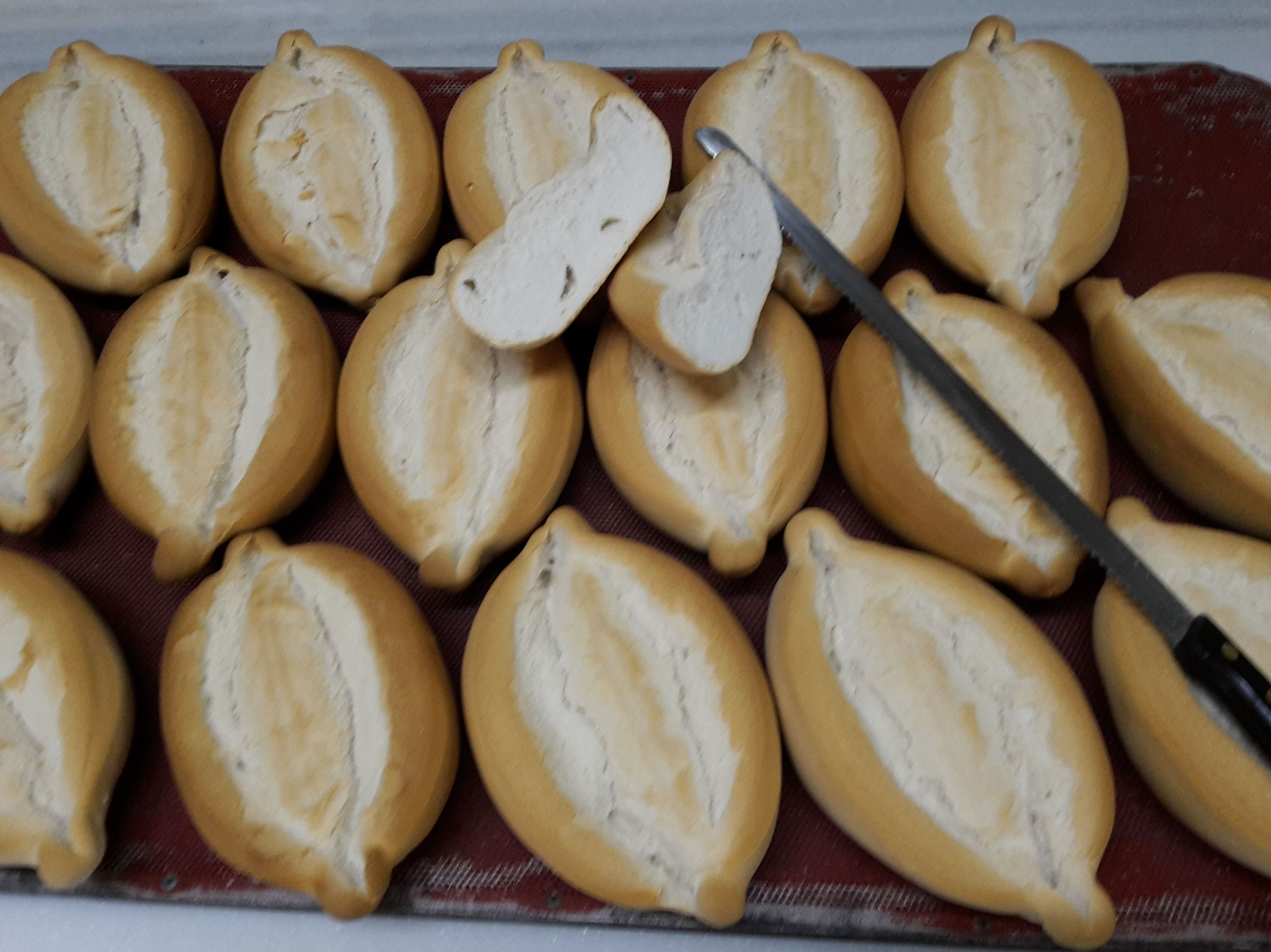Bollo sevillano con levadura de cultivo, 0% aditivos Bollo sevillano con levadura de cultivo, 0% aditivos
