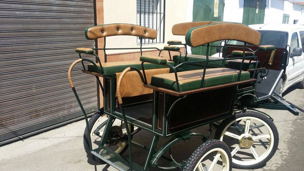 Carruajes: Servicios de Carruajes Lora del Río Carruajes: Servicios de Carruajes Lora del Río